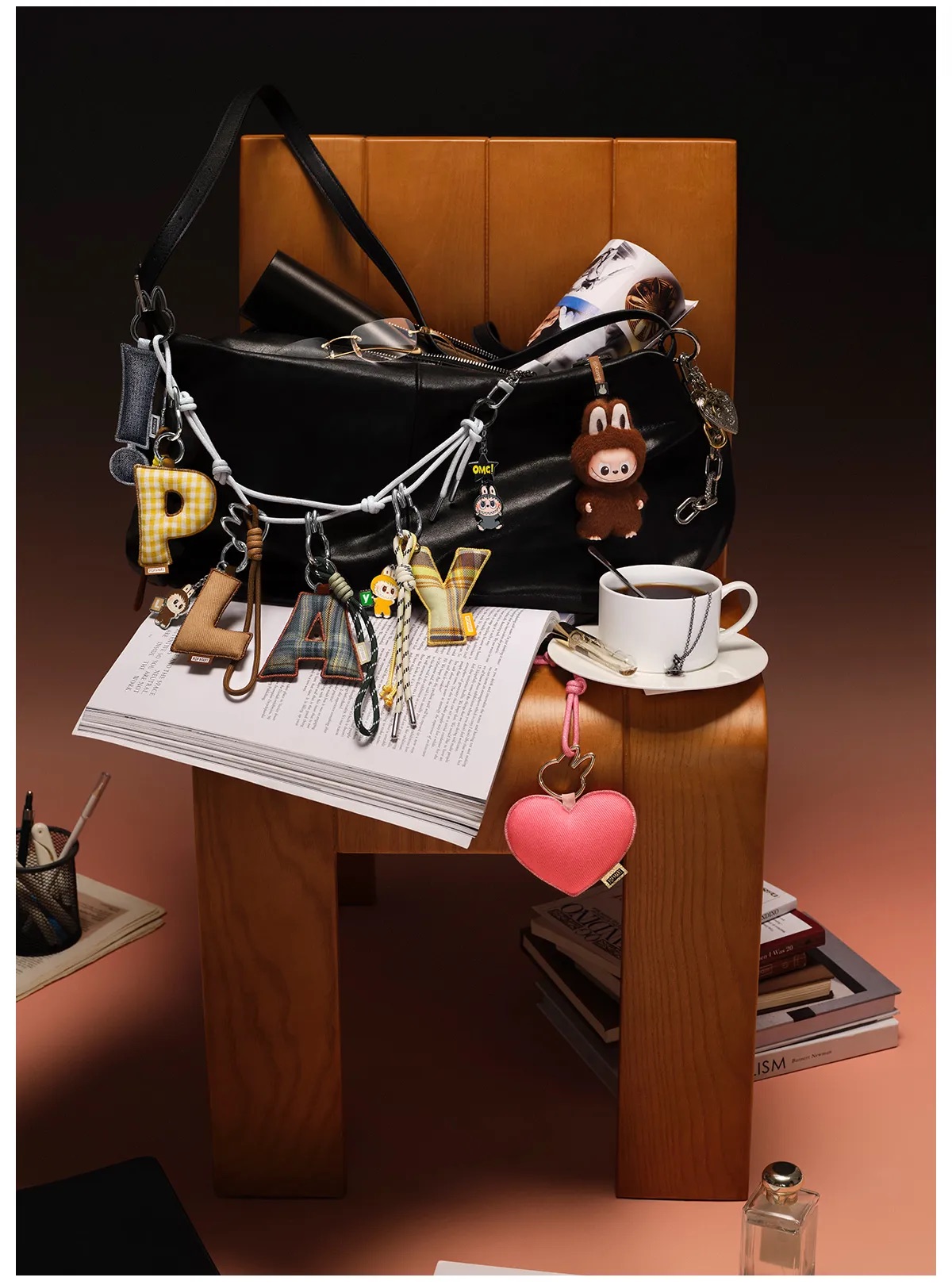 Брелок POP MART Letters Pin for Love A-M - фото 4