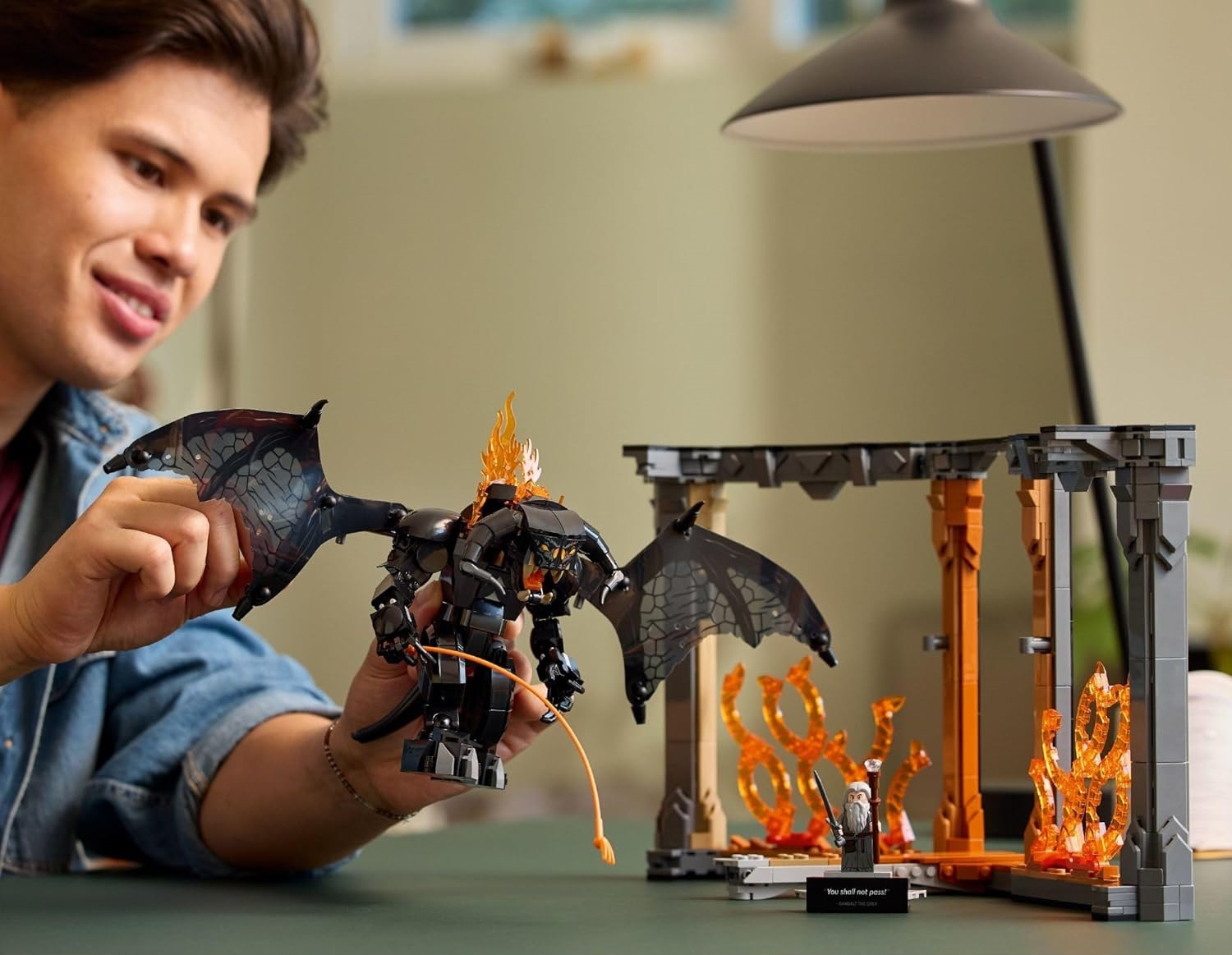 Конструктор LEGO Icons Книжный уголок Балрога 1201 дет. - фото 6