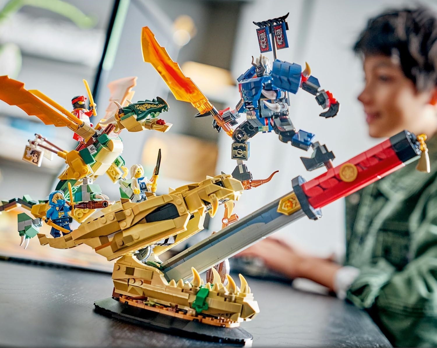 Конструктор LEGO NINJAGO Битва у клинка драконов 1016 дет. - фото 6