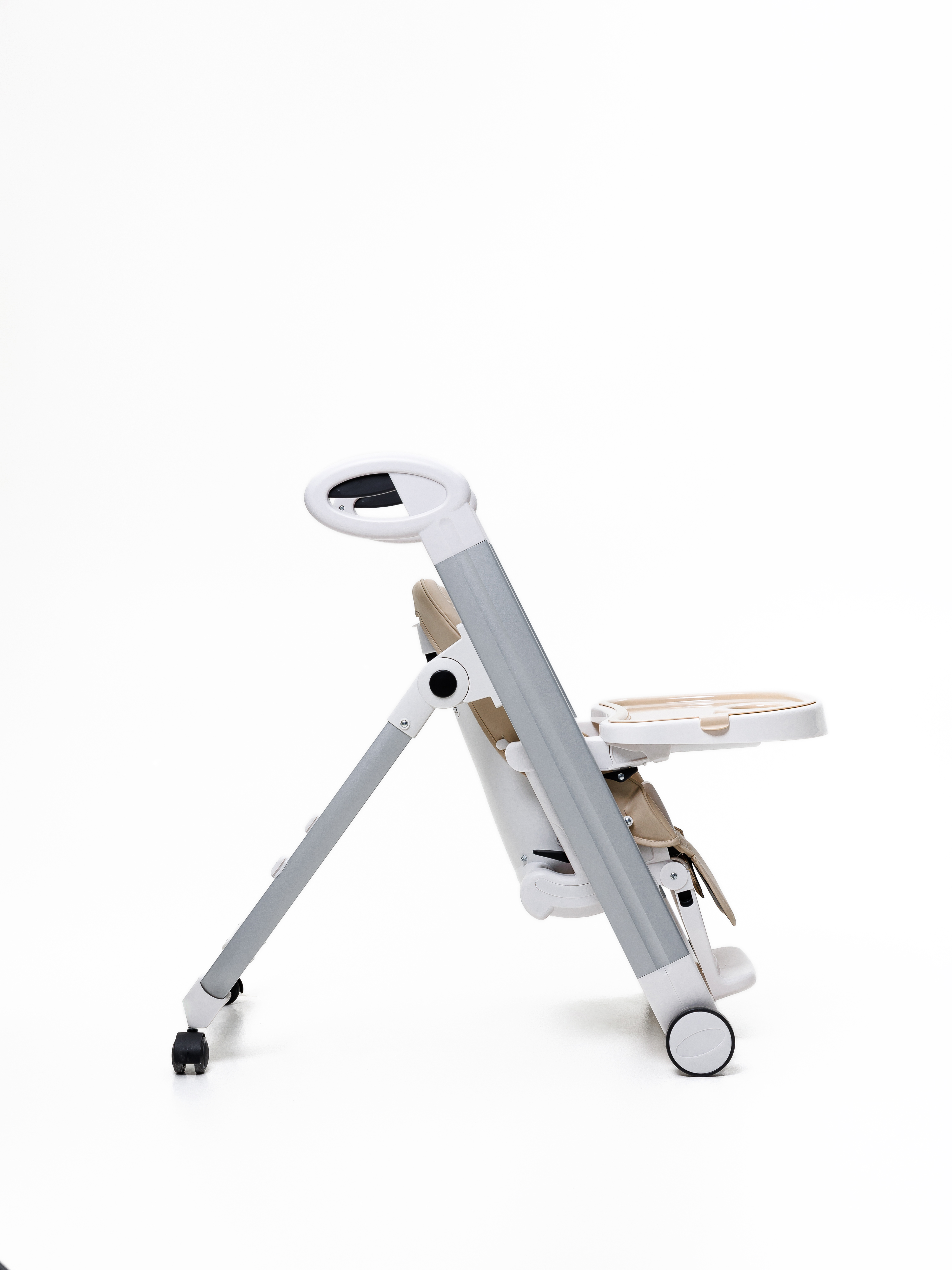 Стульчик для кормления BASSET B2 бежевый - фото 33