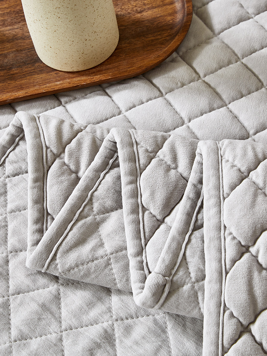 Покрывало Theodora вельвет светло-серый 240 x 220 см - фото 5