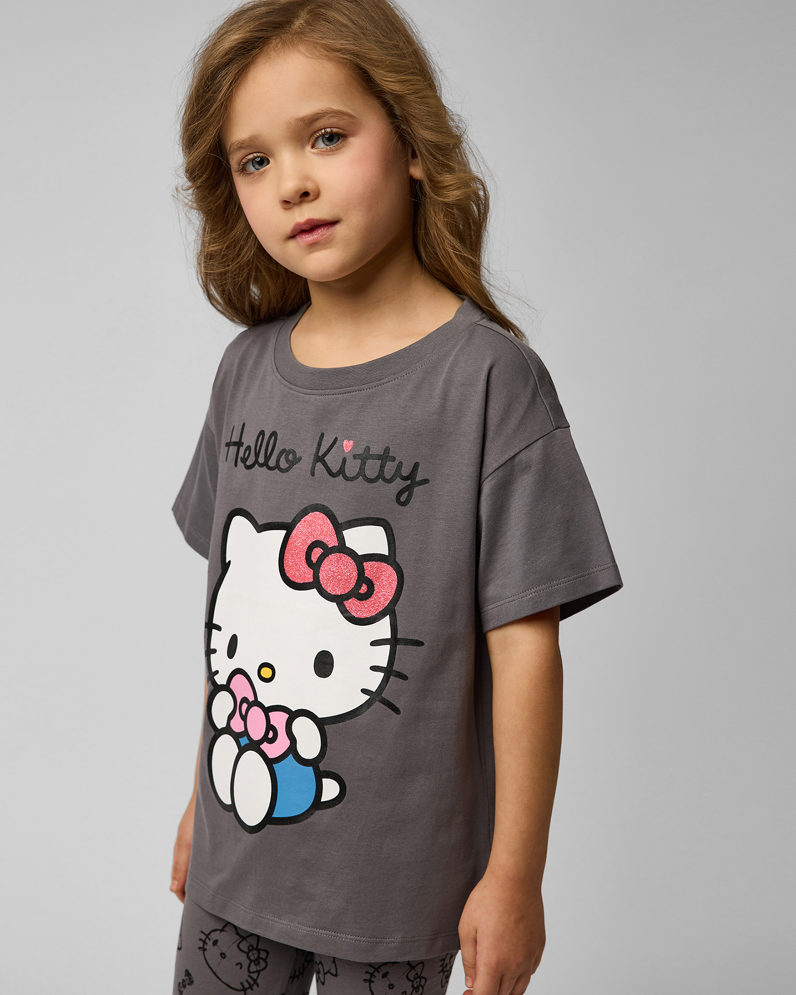 Футболка Hello Kitty S25LC3-H8A1981kg-DG - фото 1