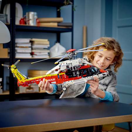 Конструктор LEGO Technic Airbus H175 Rescue Helicopter блочный