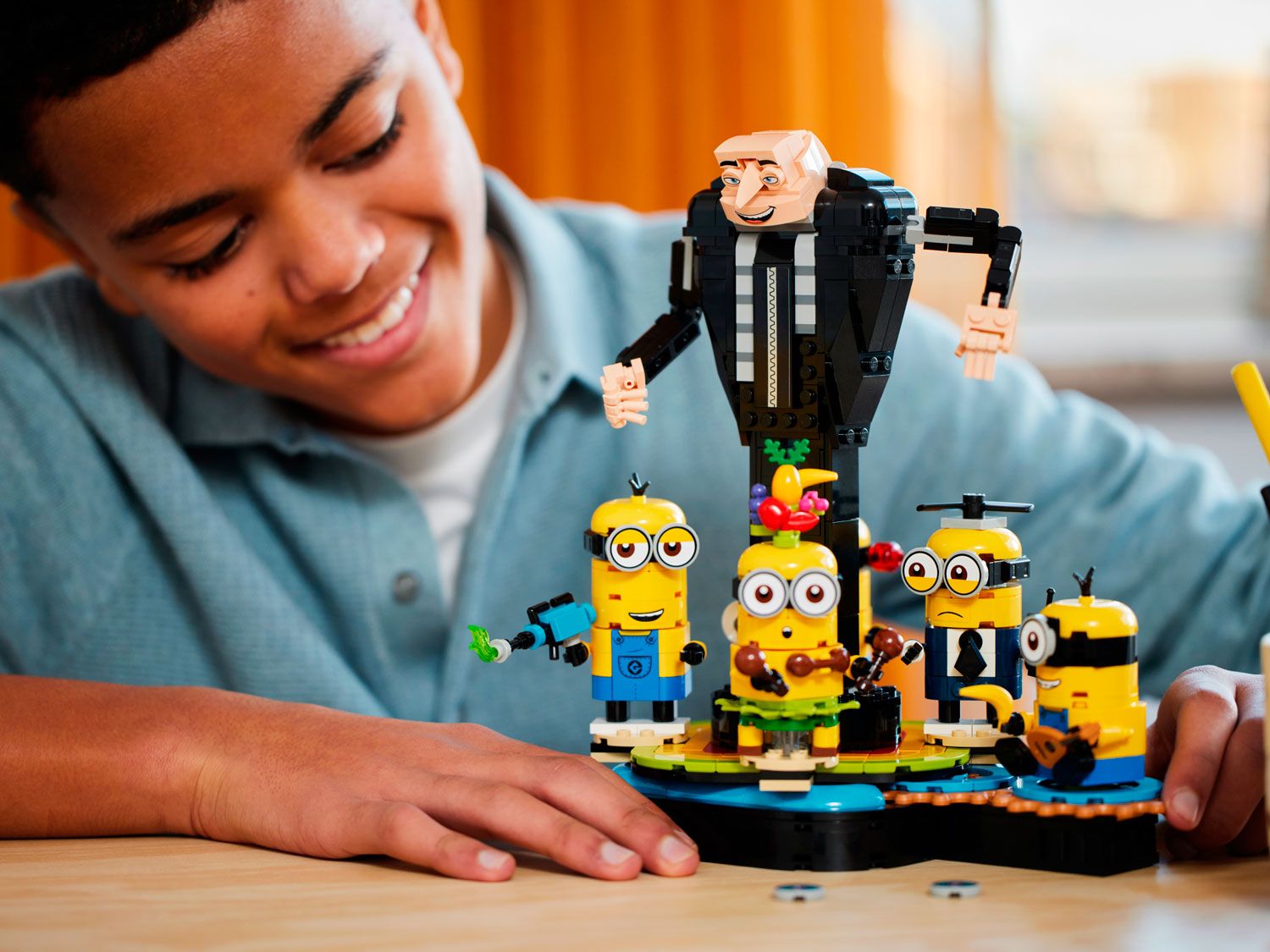 Конструктор LEGO Minions Грю и миньоны 839 дет. - фото 7