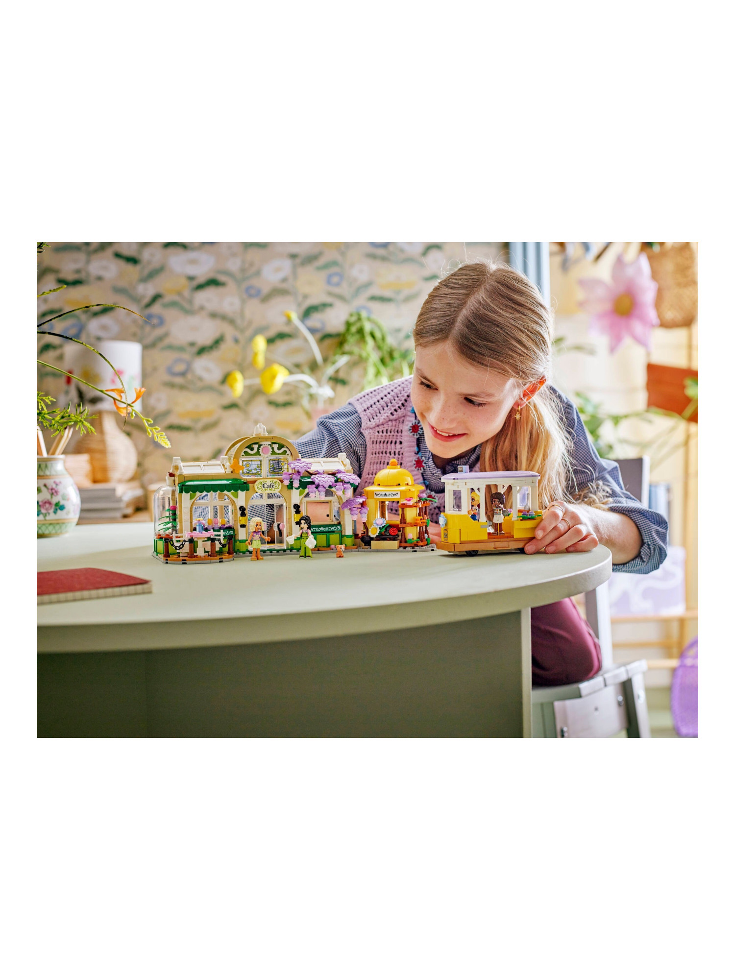 Конструктор LEGO Friends Зеленое кафе 1122 дет. - фото 6