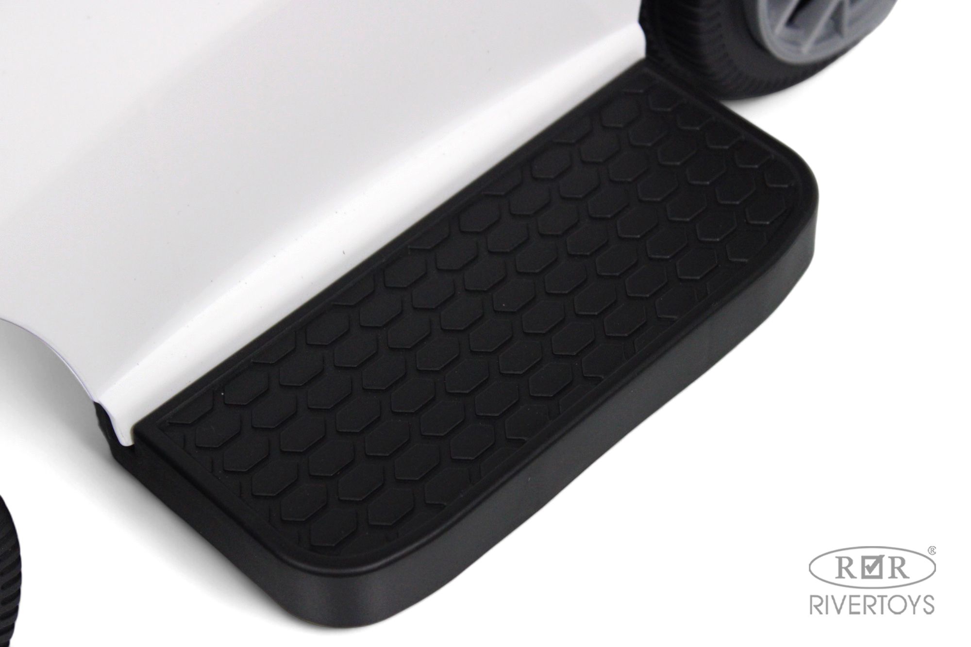 Каталка RIVERTOYS Z005ZZ-B-WHITE белый - фото 8