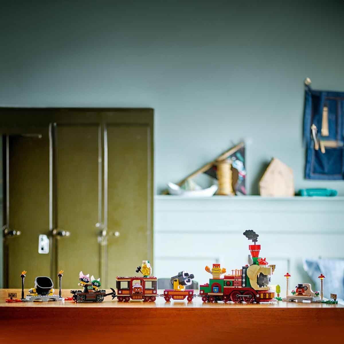 Конструктор LEGO Super Mario Боузер экспресс поезд 1392 дет. - фото 10