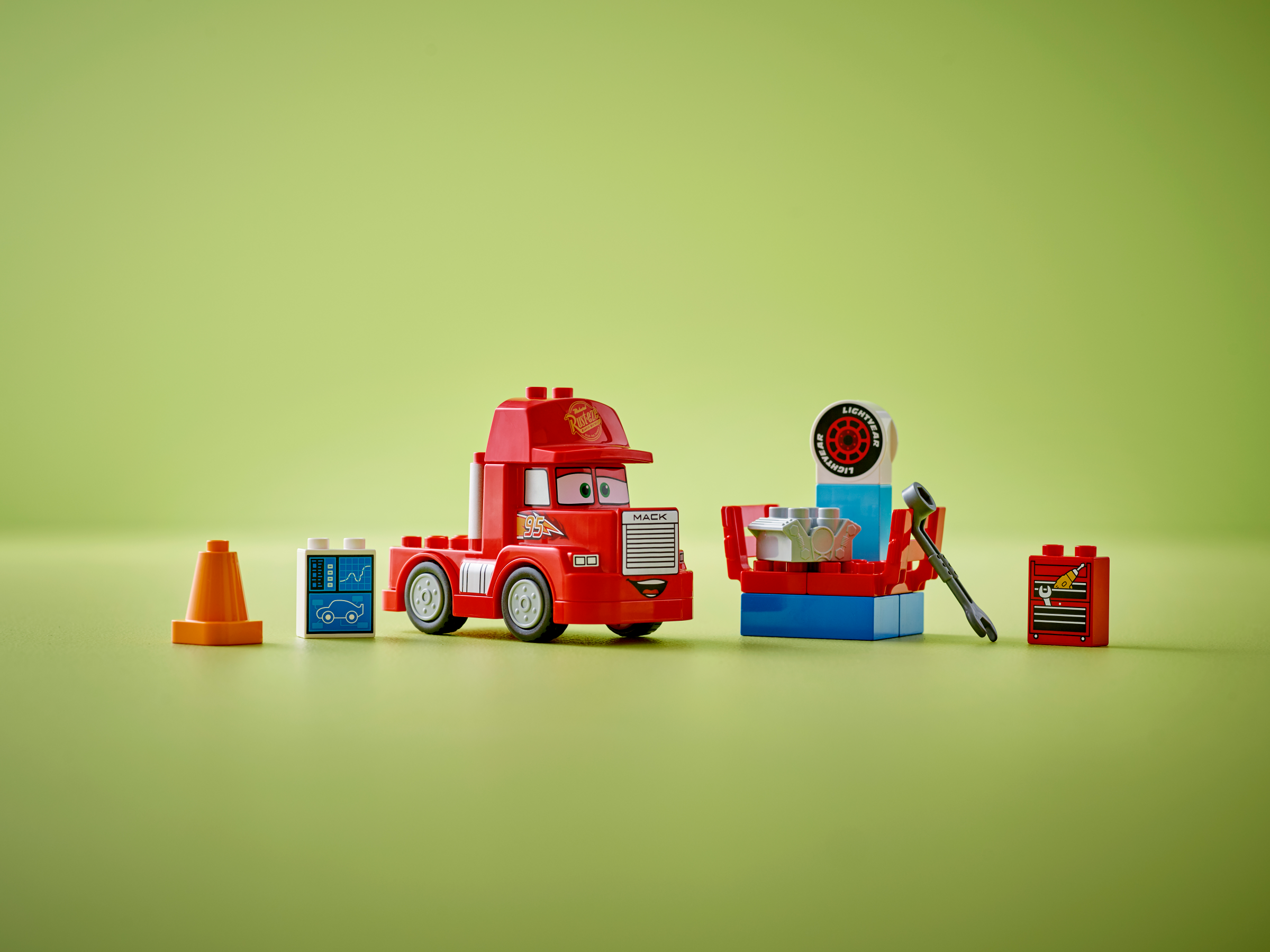 Конструктор LEGO DUPLO Disney Mack at the Race - фото 5
