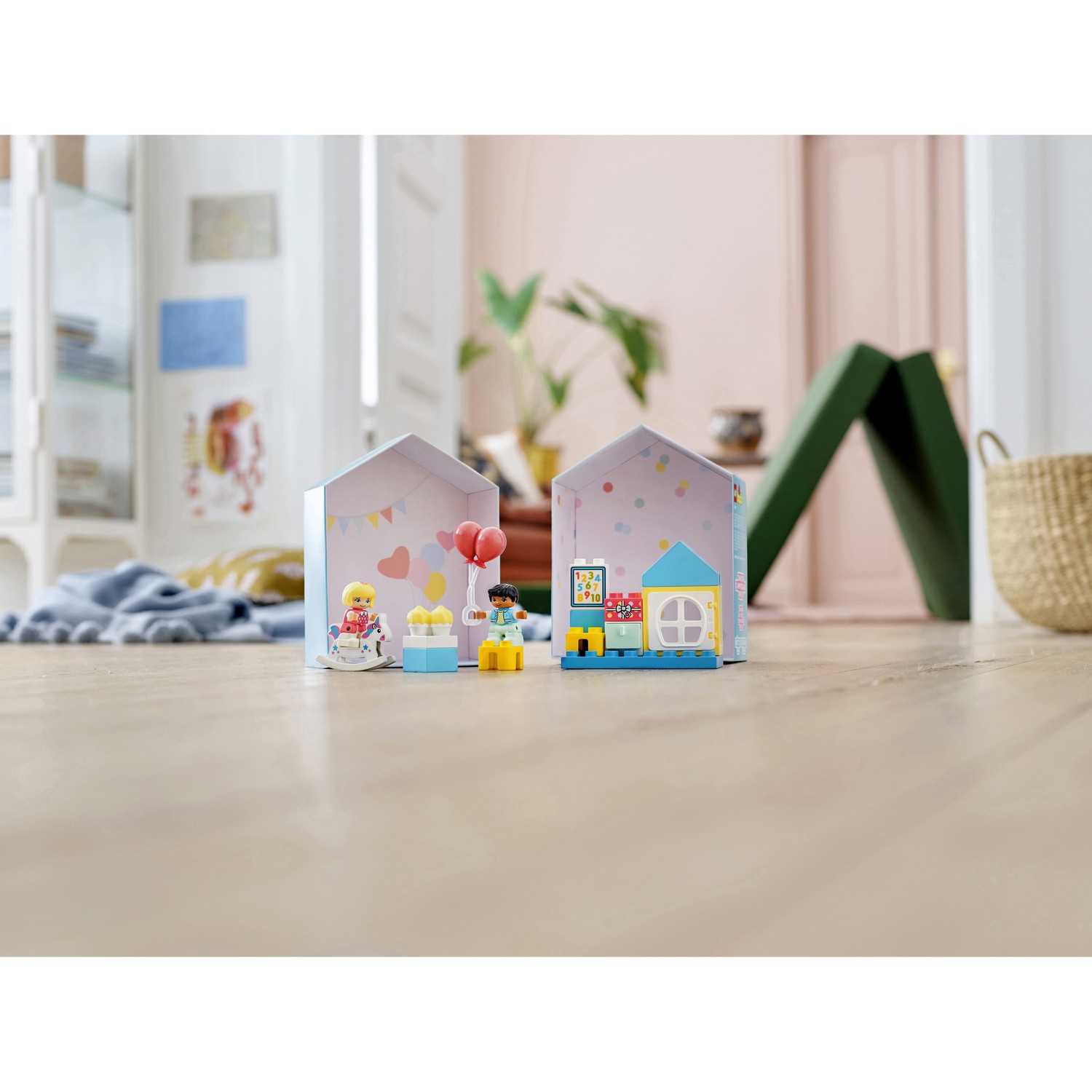 Конструктор LEGO DUPLO Town Игровая комната - фото 11