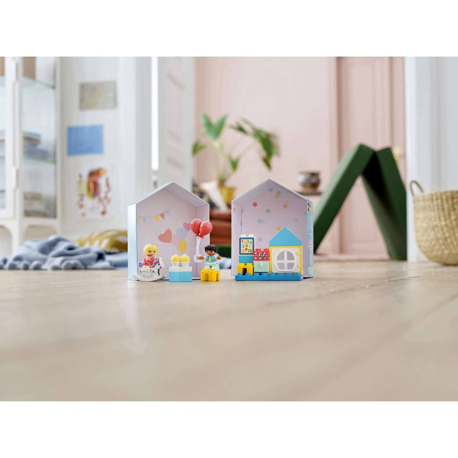 Конструктор LEGO DUPLO Town Игровая комната блочный - фото 11