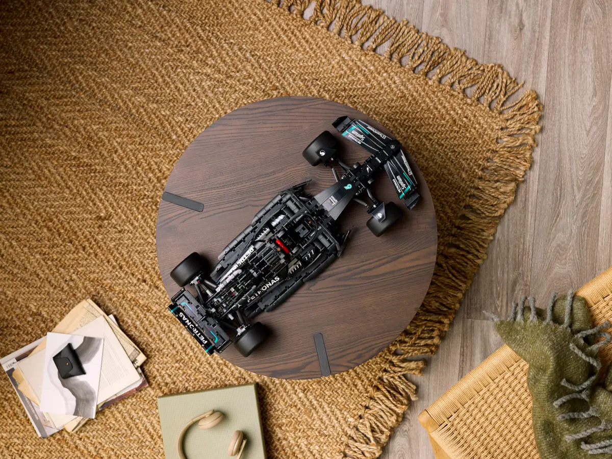 Конструктор LEGO Technic Mercedes-AMG W14 E Performance 1642 дет. - фото 12