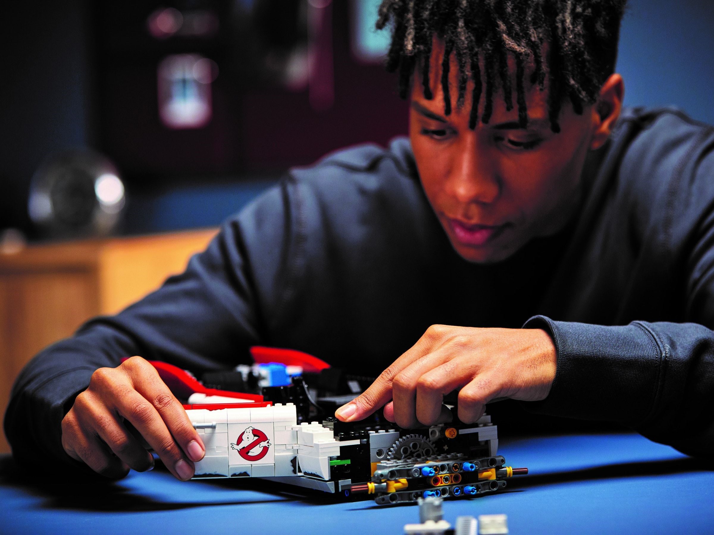 Конструктор LEGO Icons 10274 2352 дет. - фото 18