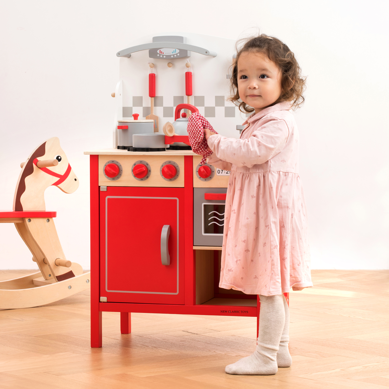 Игрушечная кухня New Classic Toys - фото 7