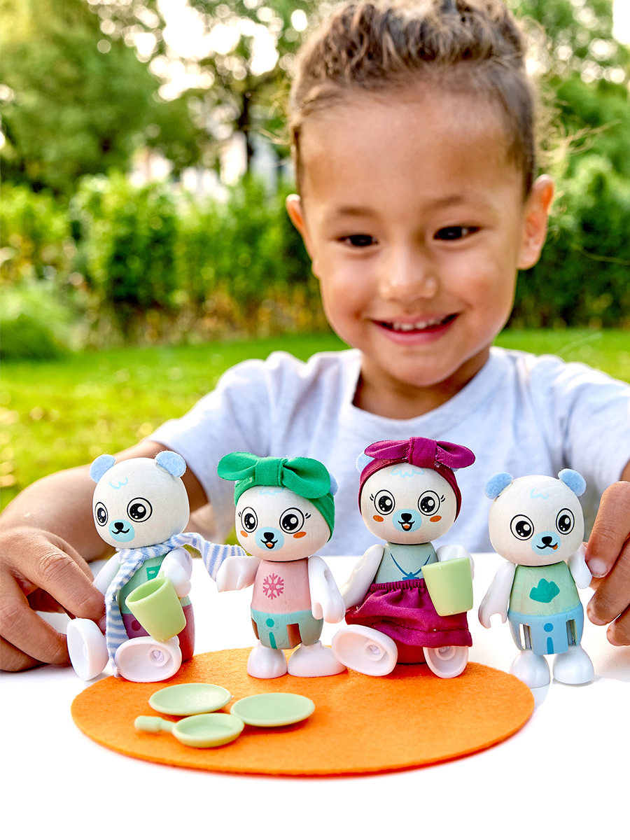 Игровой набор Hape Семья белых медведей - фото 1