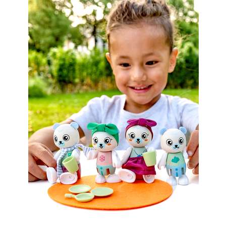 Игровой набор Hape Семья белых медведей