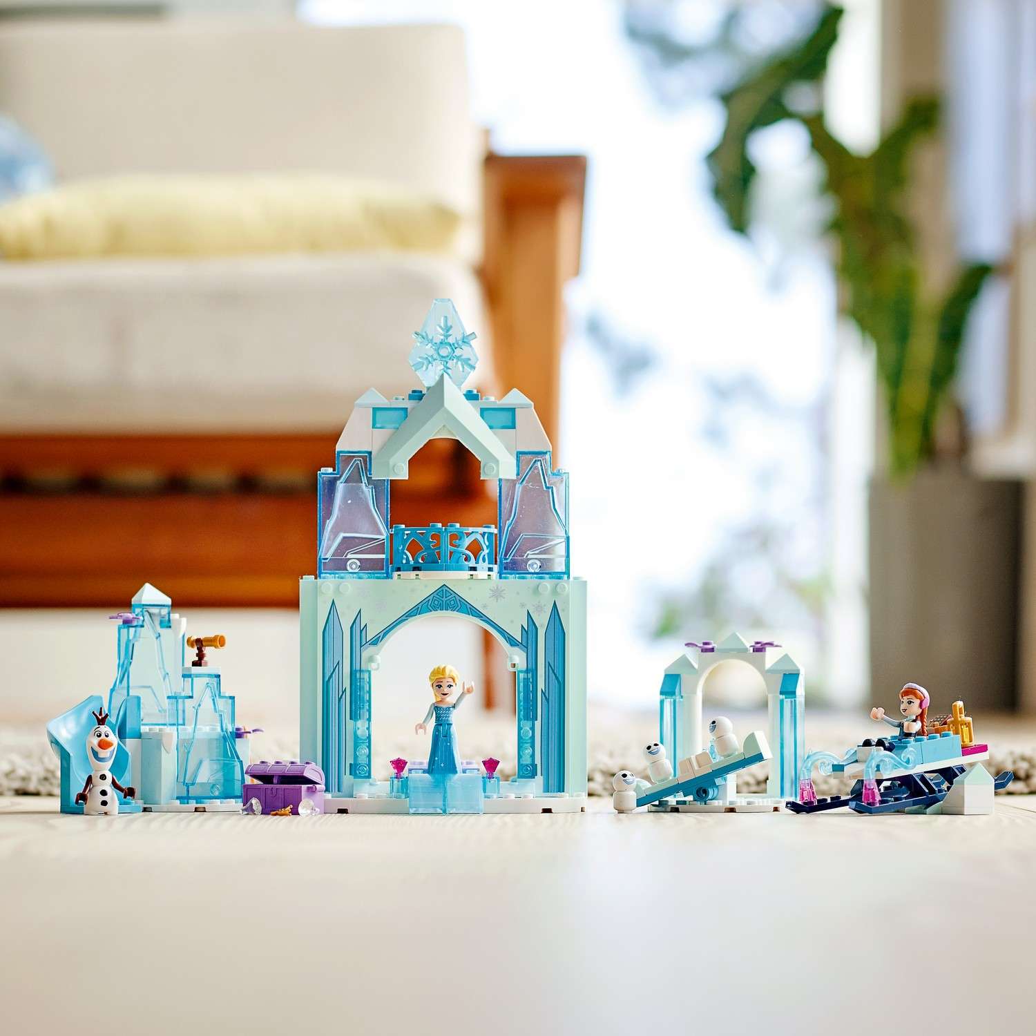 Конструктор LEGO Disney Princess Зимняя сказка Анны и Эльзы блочный - фото 11