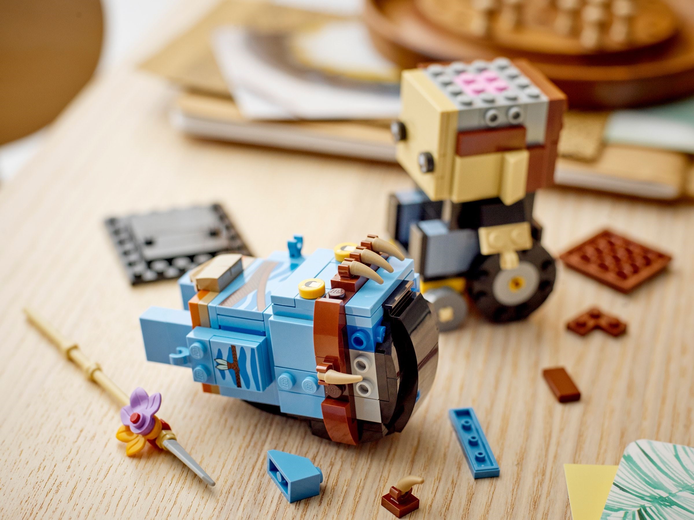 Конструктор LEGO BrickHeadz 40554 246 дет. - фото 8