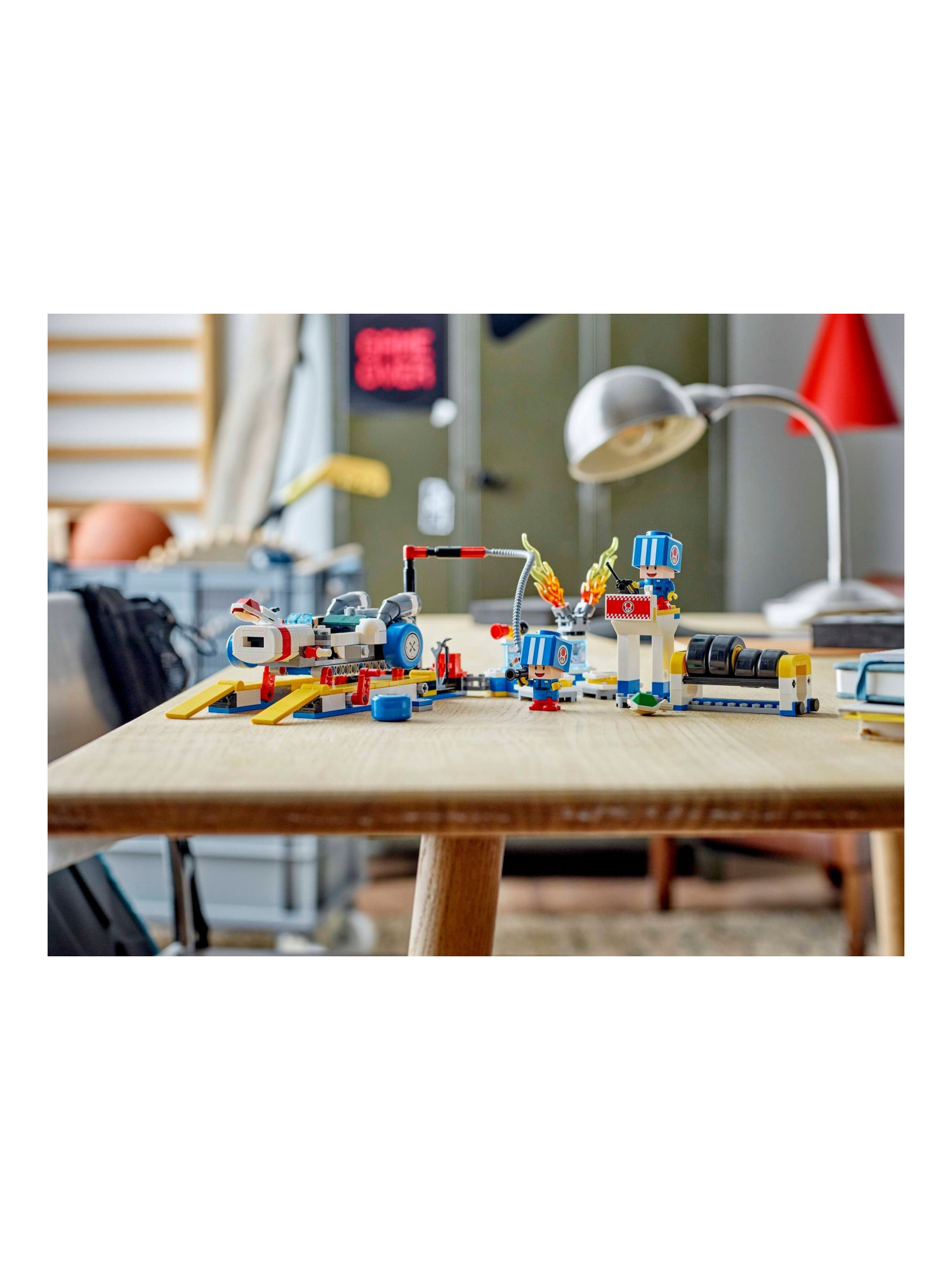 Конструктор LEGO Super Mario Гараж Тоада 390 дет. - фото 6