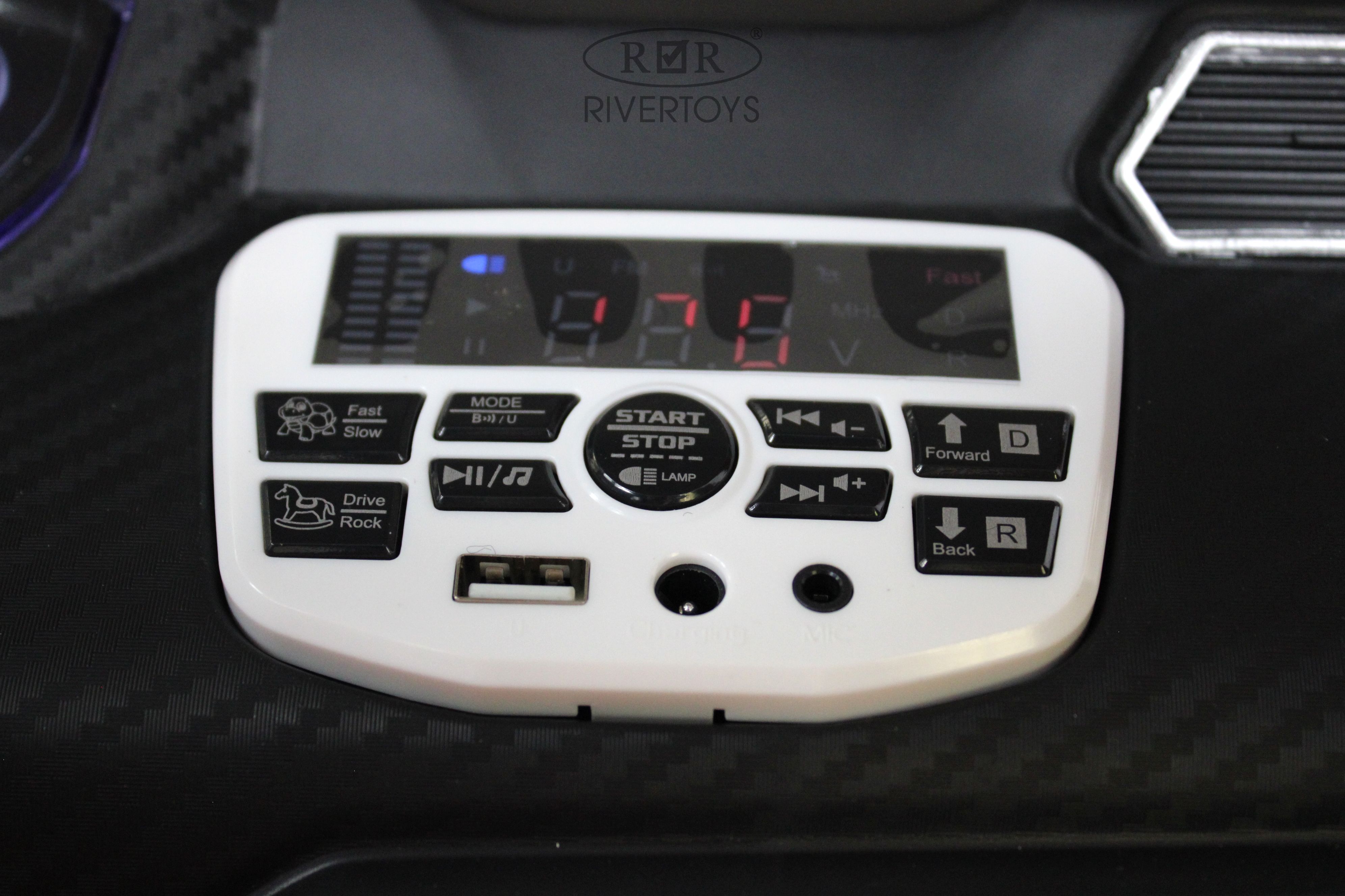 Электромобиль RIVERTOYS E777EE-ORANGE С пультом ДУ - фото 9