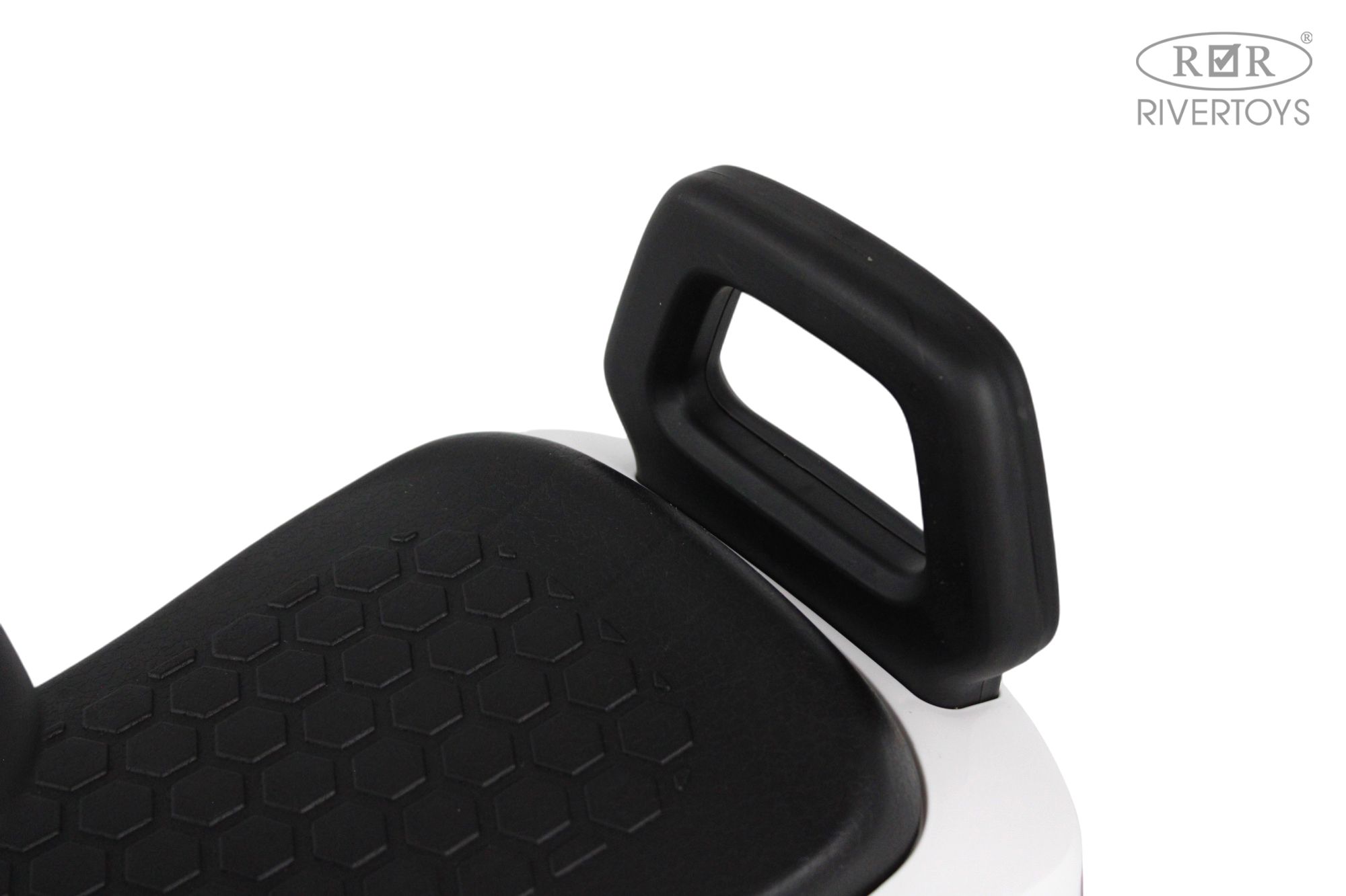 Каталка RIVERTOYS Z004ZZ-A-WHITE белый - фото 8