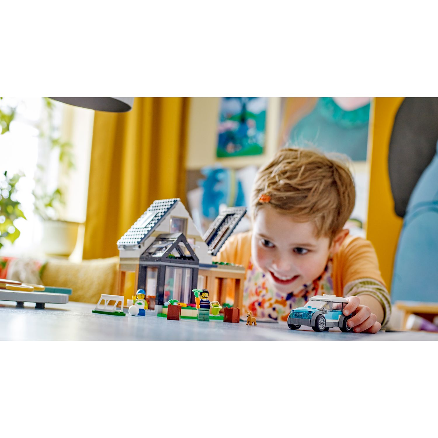 Конструктор LEGO City Family House and Electric Car блочный - фото 11
