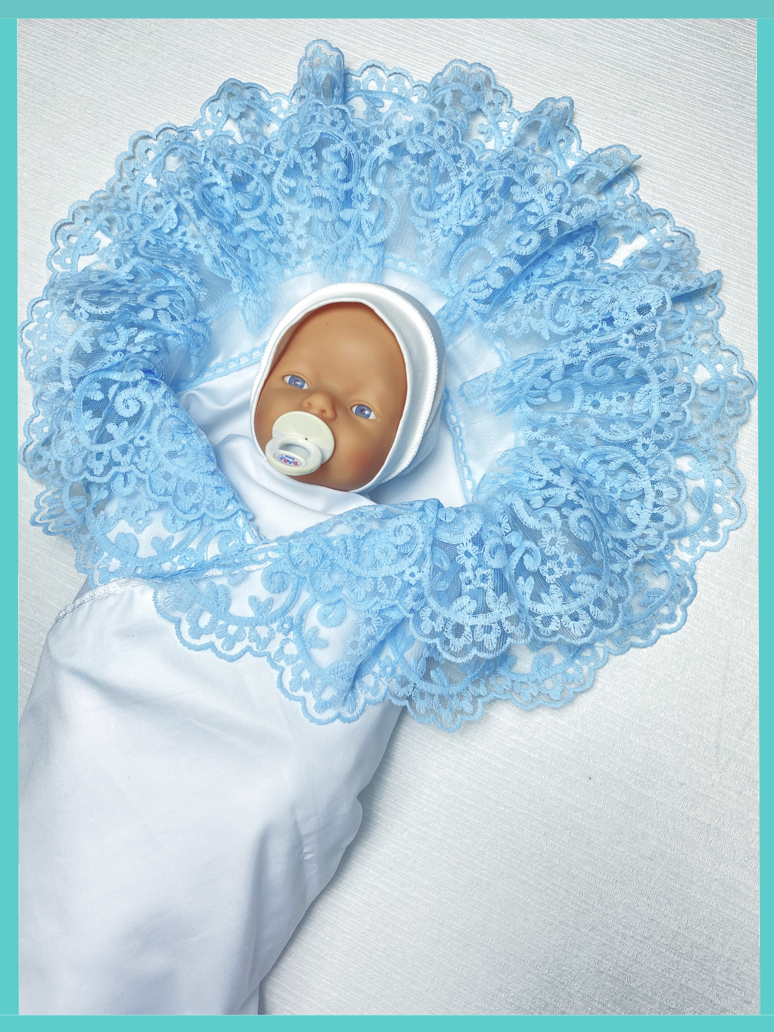 Конверт на выписку Делоникс Пеленка уголок с кружевом голубой - фото 1