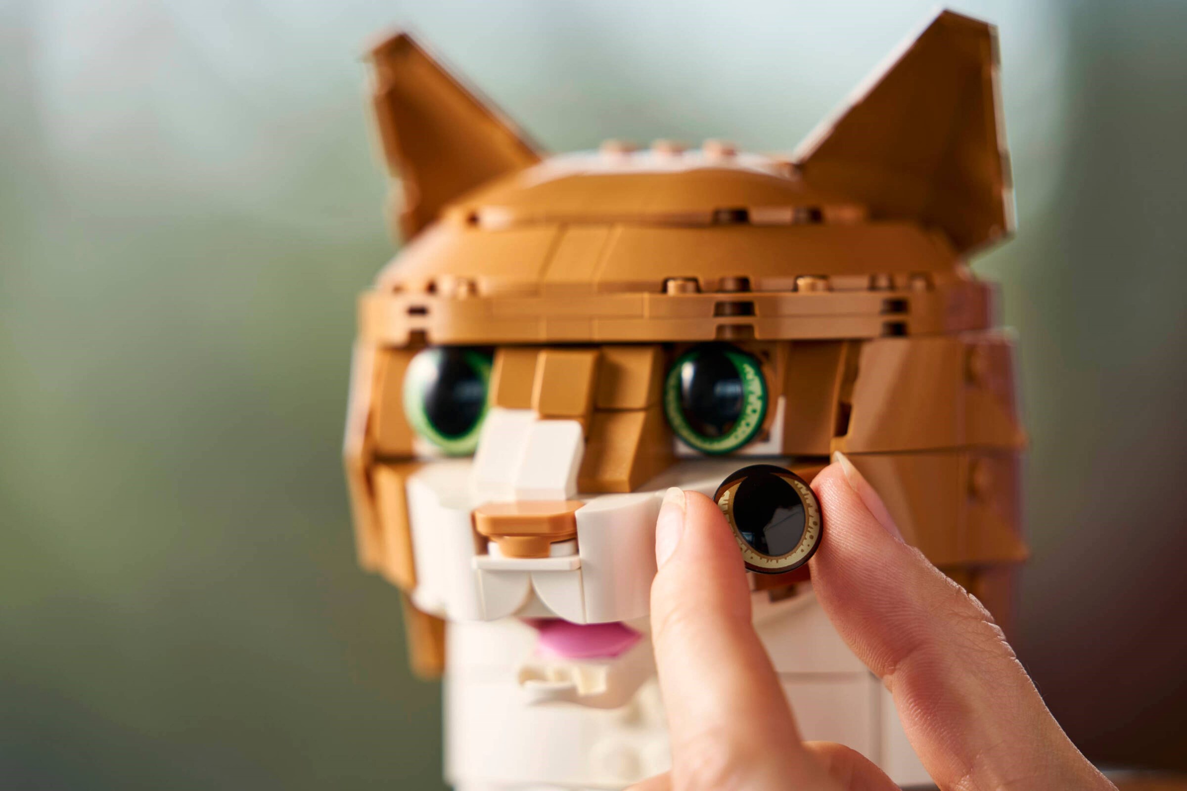 Конструктор LEGO Ideas 21376 1755 дет. - фото 6