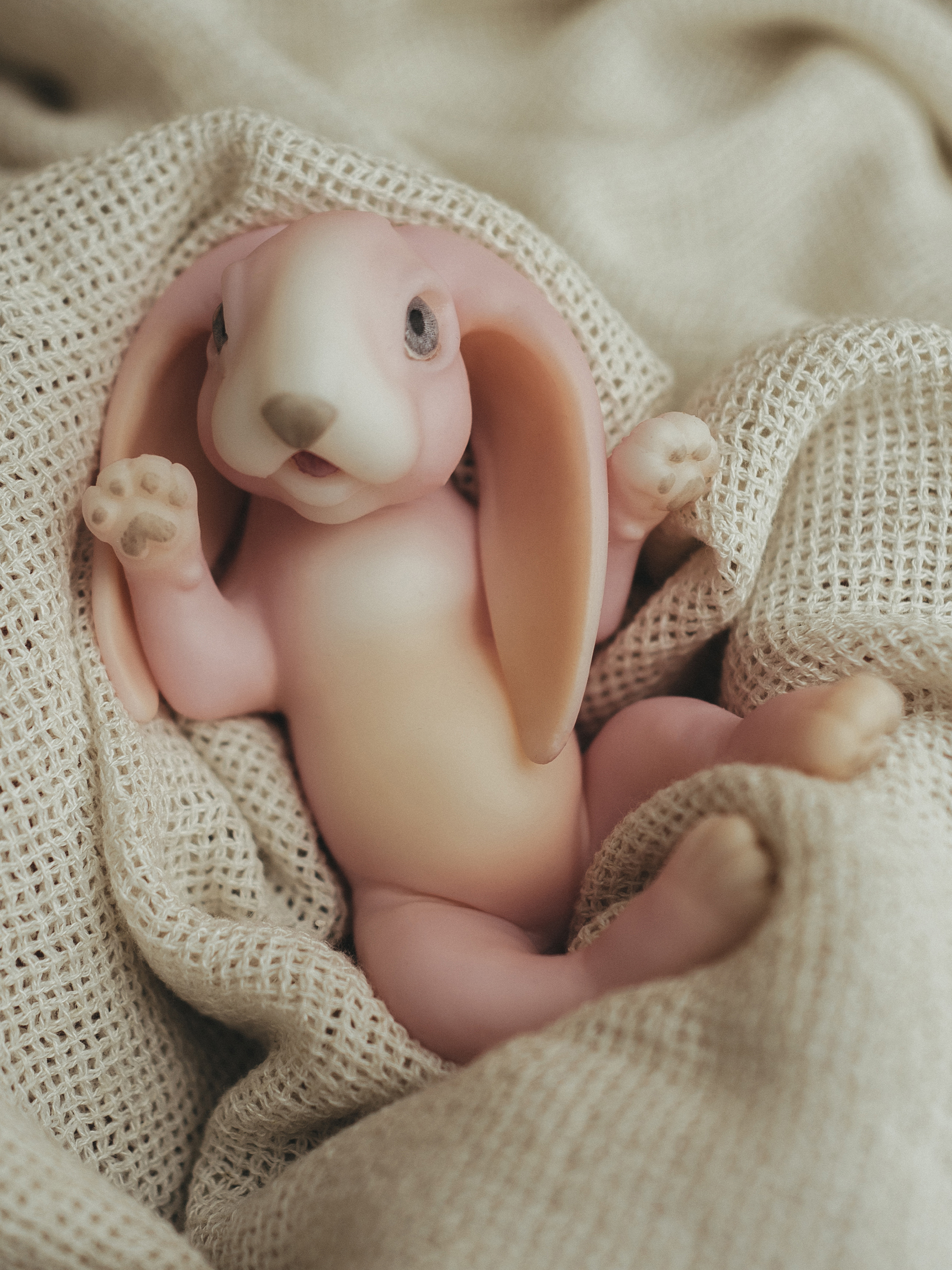 Кукла мини Magic Manufactory Magic history Зайчонок розовый высота 15 см 4631165602295 - фото 1