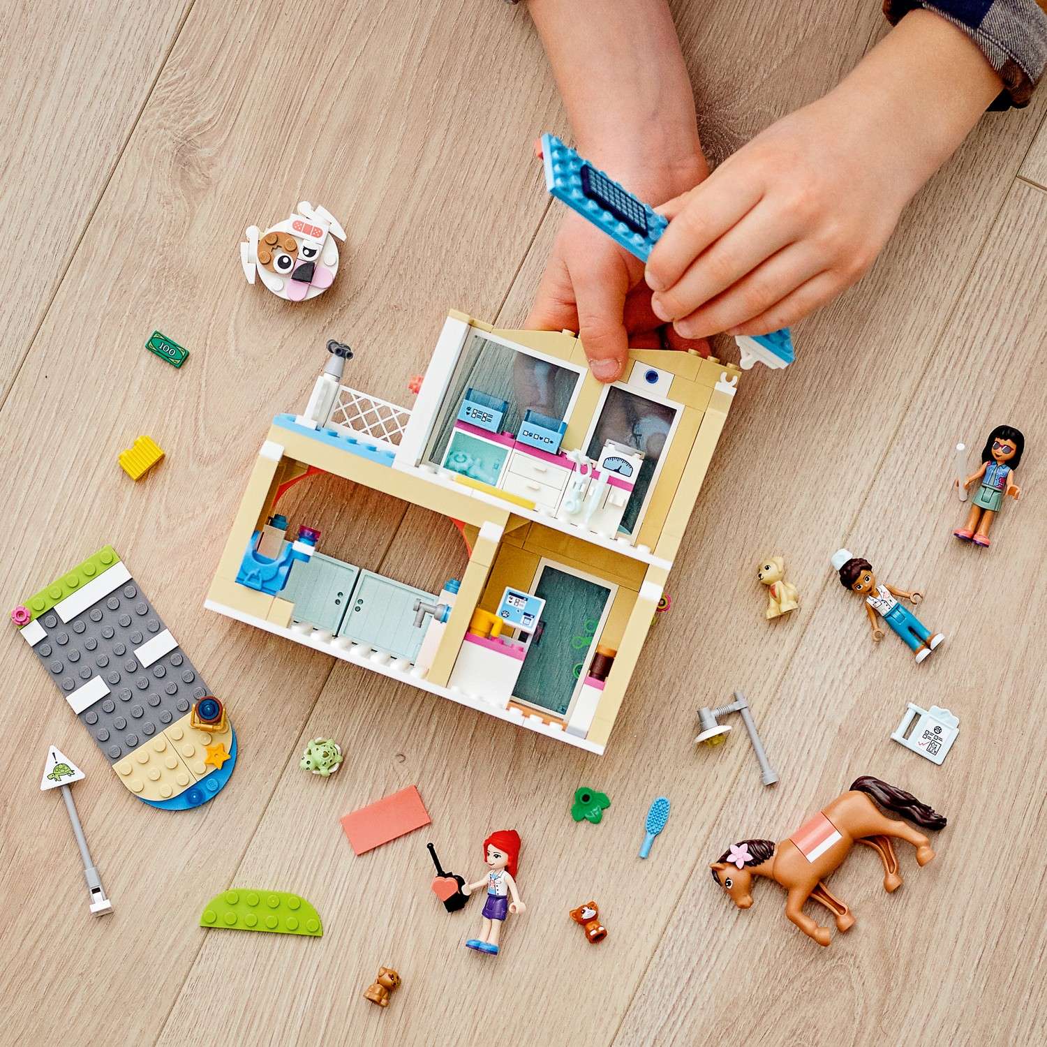 Конструктор LEGO Friends Ветеринария Хартлейк-Сити блочный - фото 8
