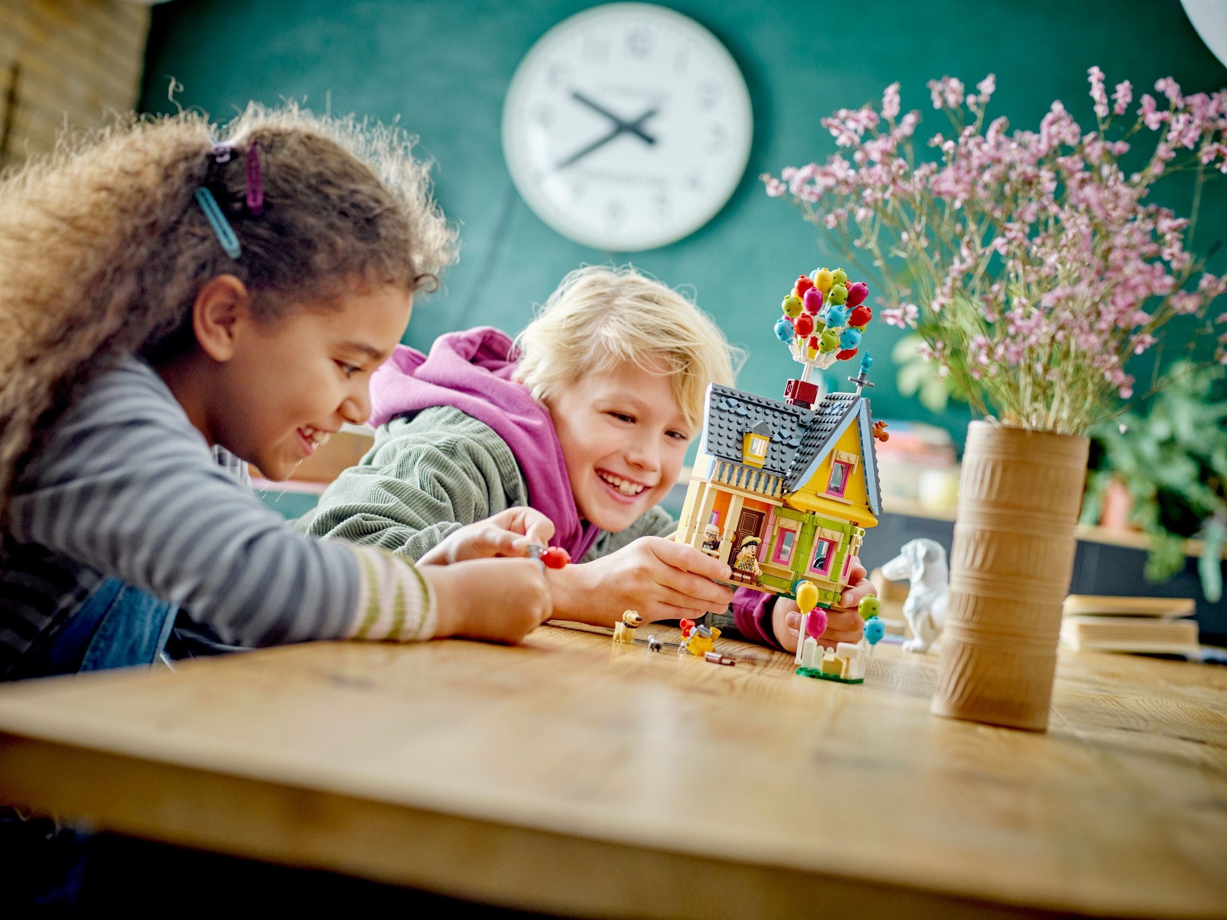 Конструктор LEGO Disney 43217 598 дет. - фото 7