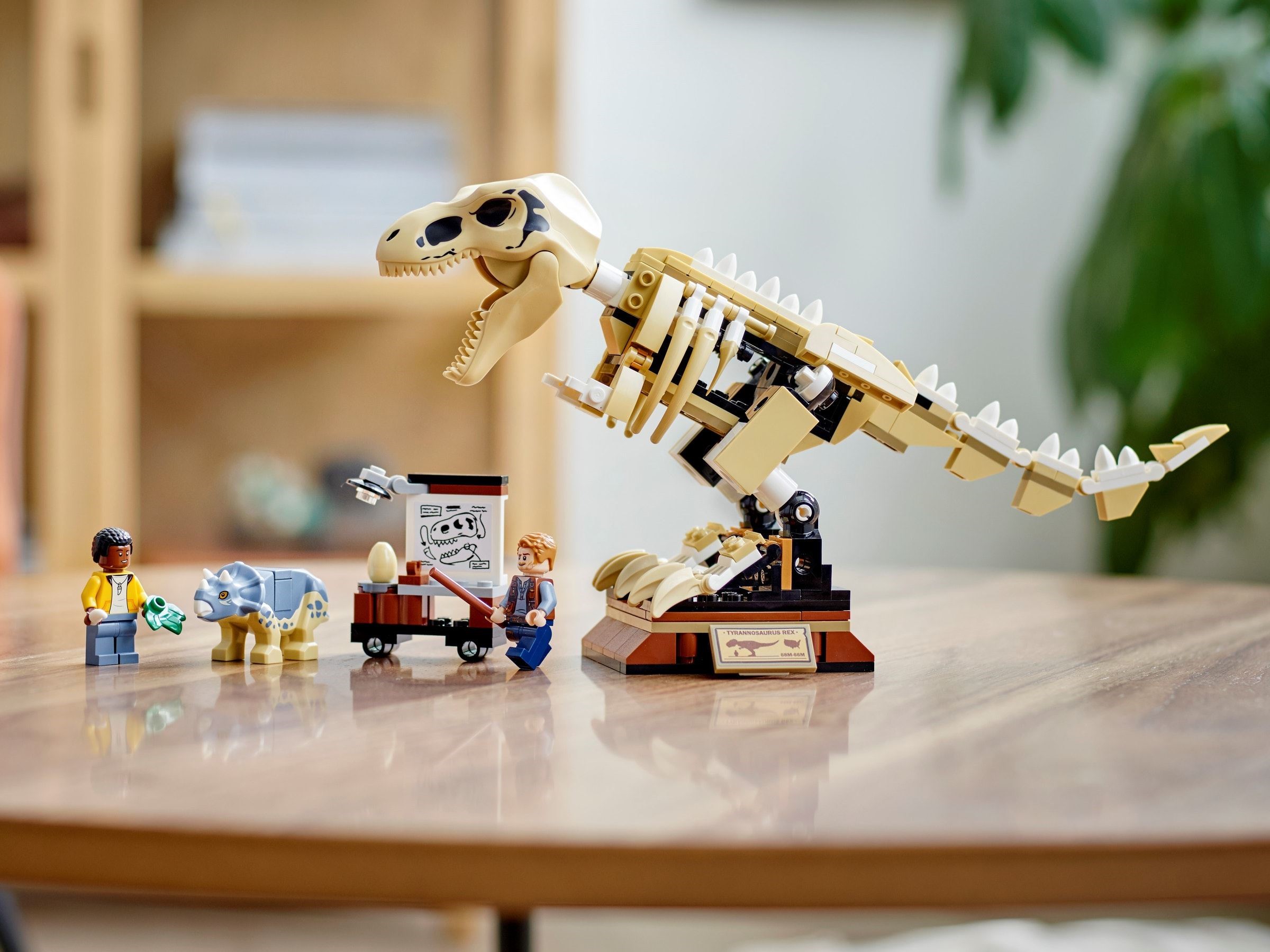 Конструктор LEGO Jurassic World 76940 466 дет. - фото 4