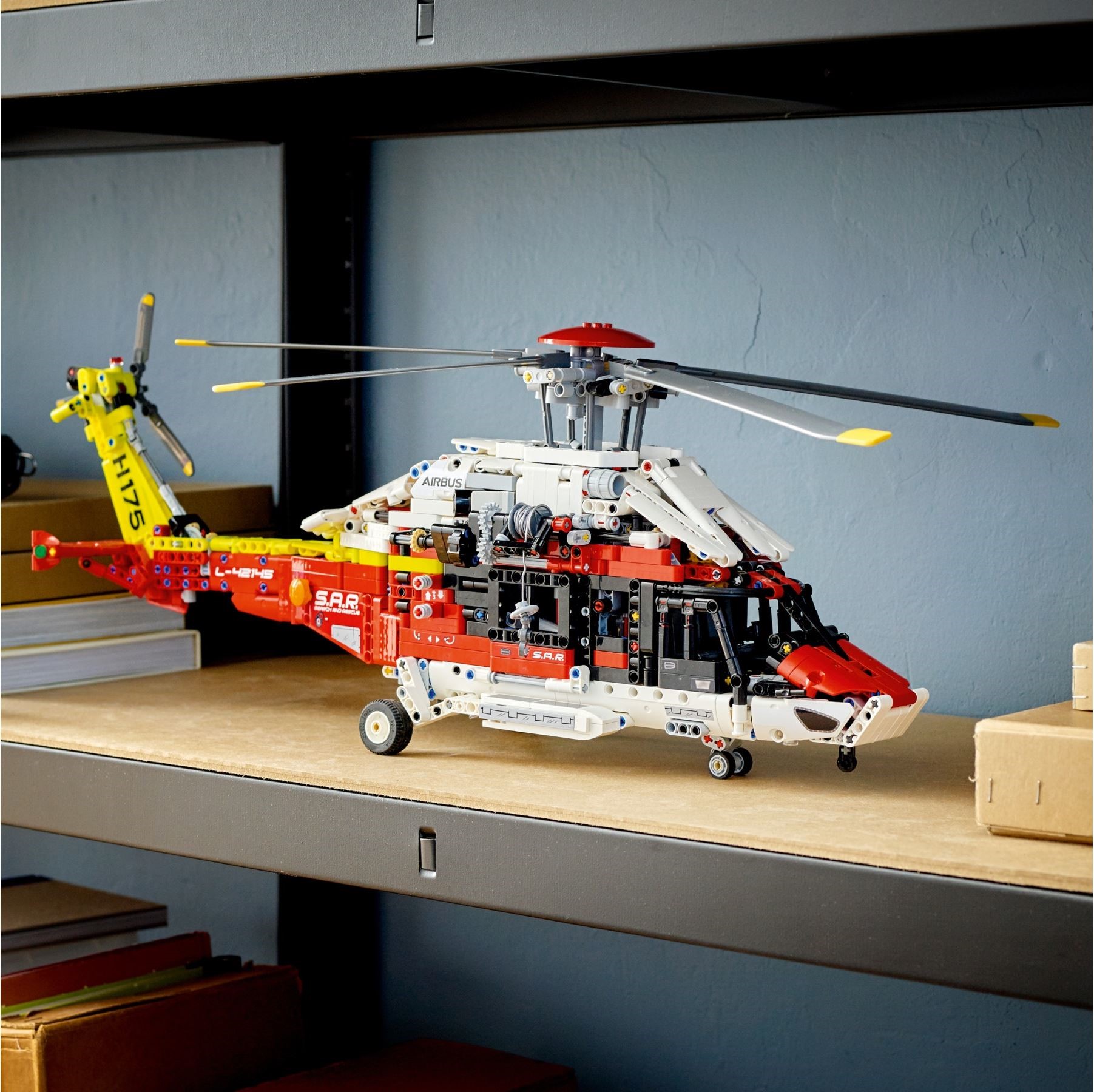 Конструктор LEGO Technic 42145 2001 дет. - фото 9