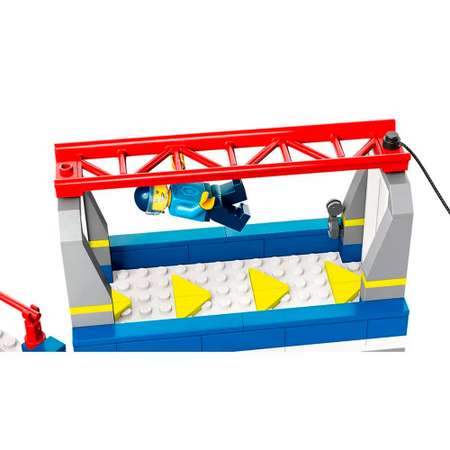 Конструктор LEGO City Полицейская академия 823 дет.