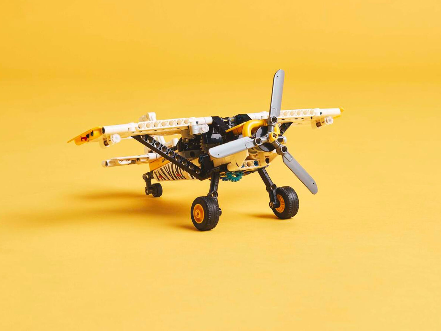 Конструктор LEGO Technic Легкомоторный самолет 42198 333 дет. - фото 10