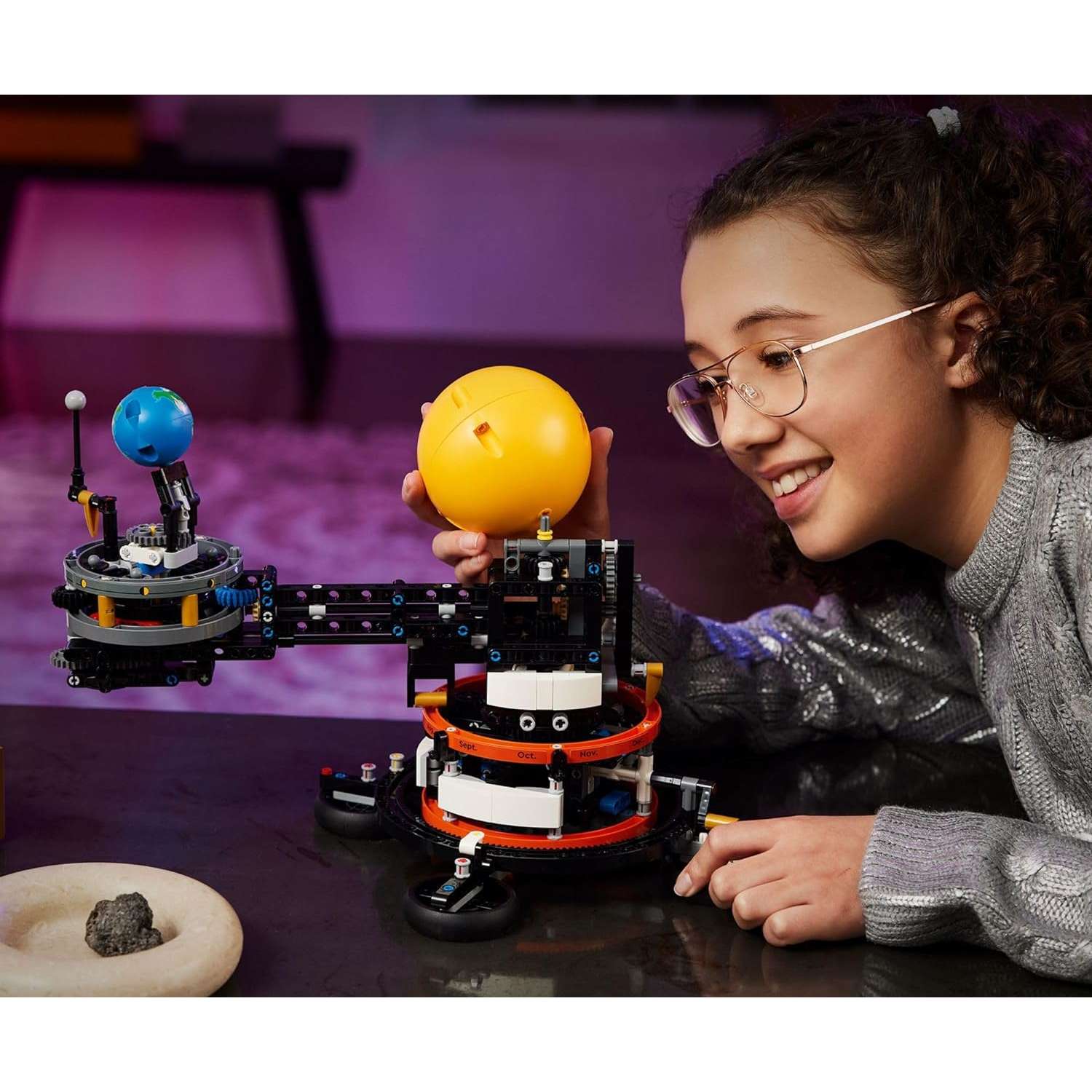 Конструктор LEGO Technic Земля и Луна на орбите 526 дет. - фото 8