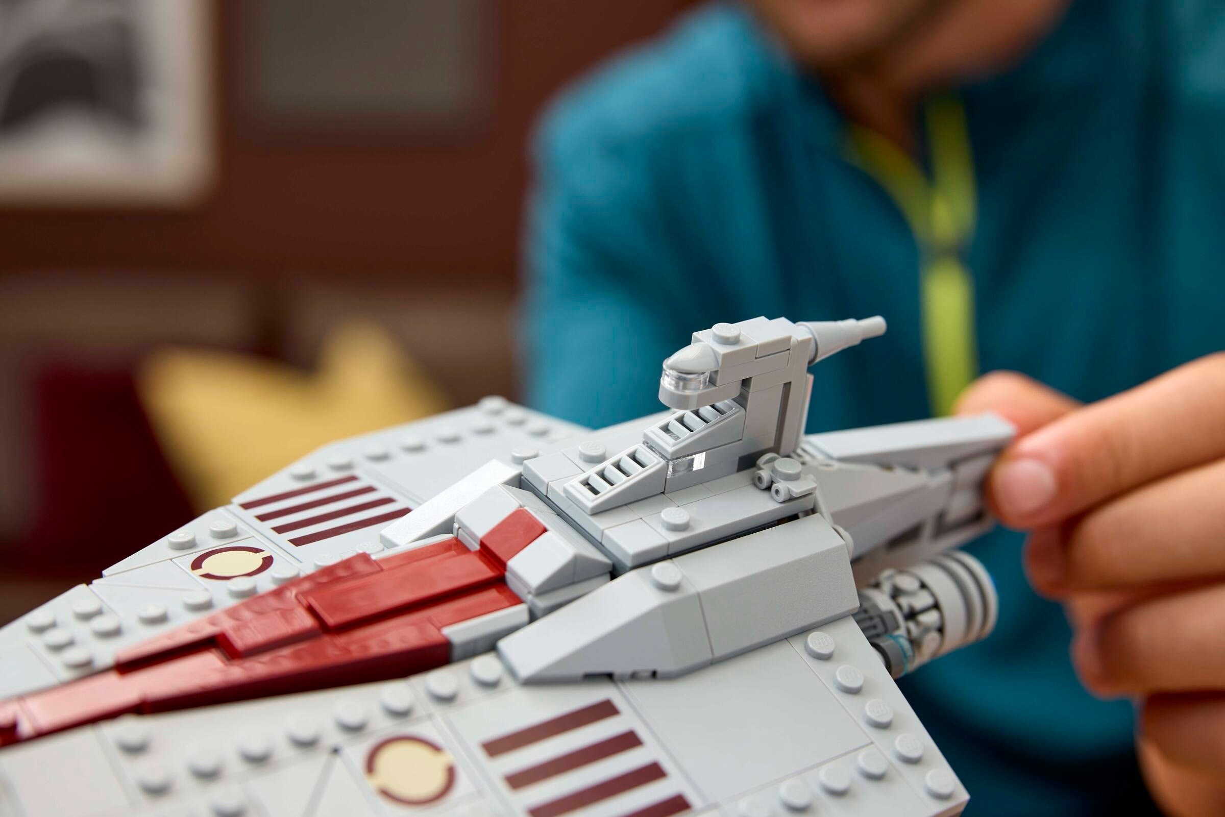Конструктор LEGO Star Wars Штурмовой корабль 75404 450 дет. - фото 4