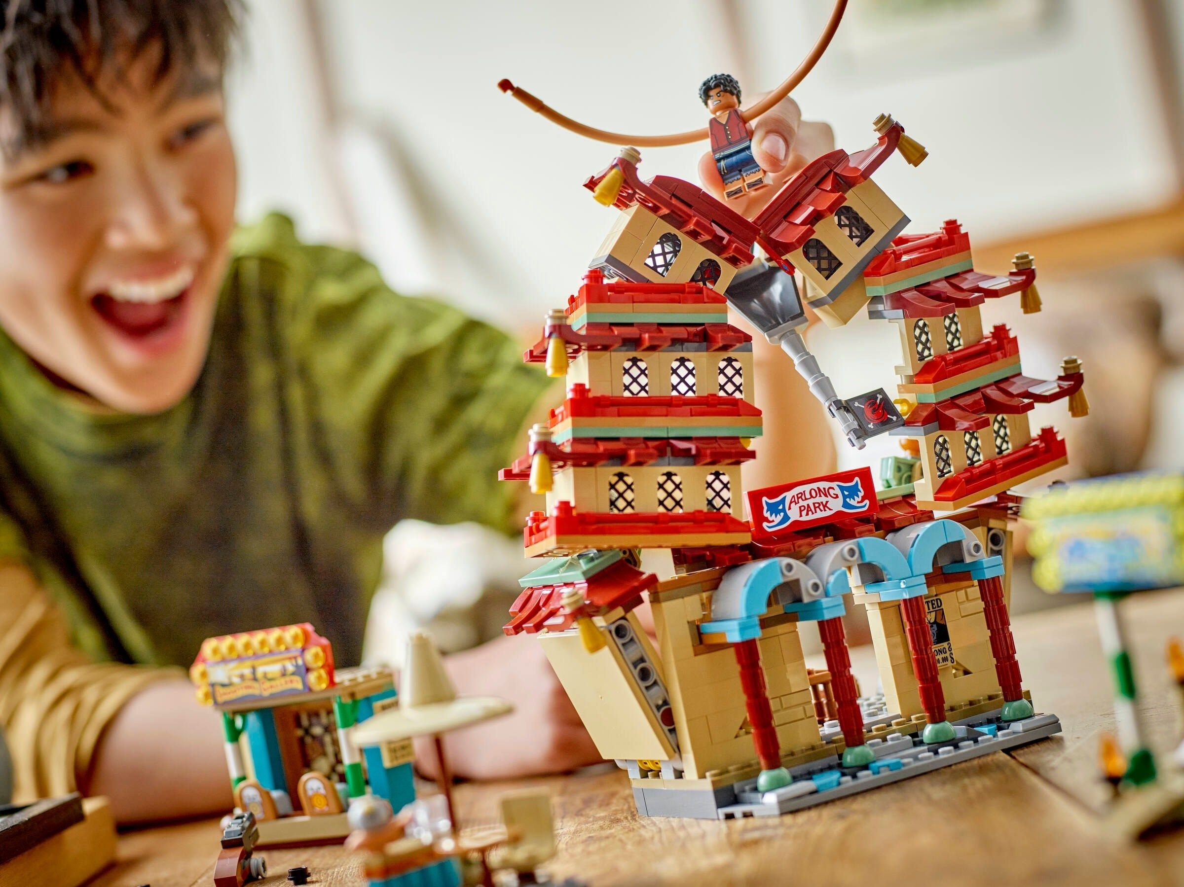 Конструктор LEGO 75638 926 дет. - фото 6