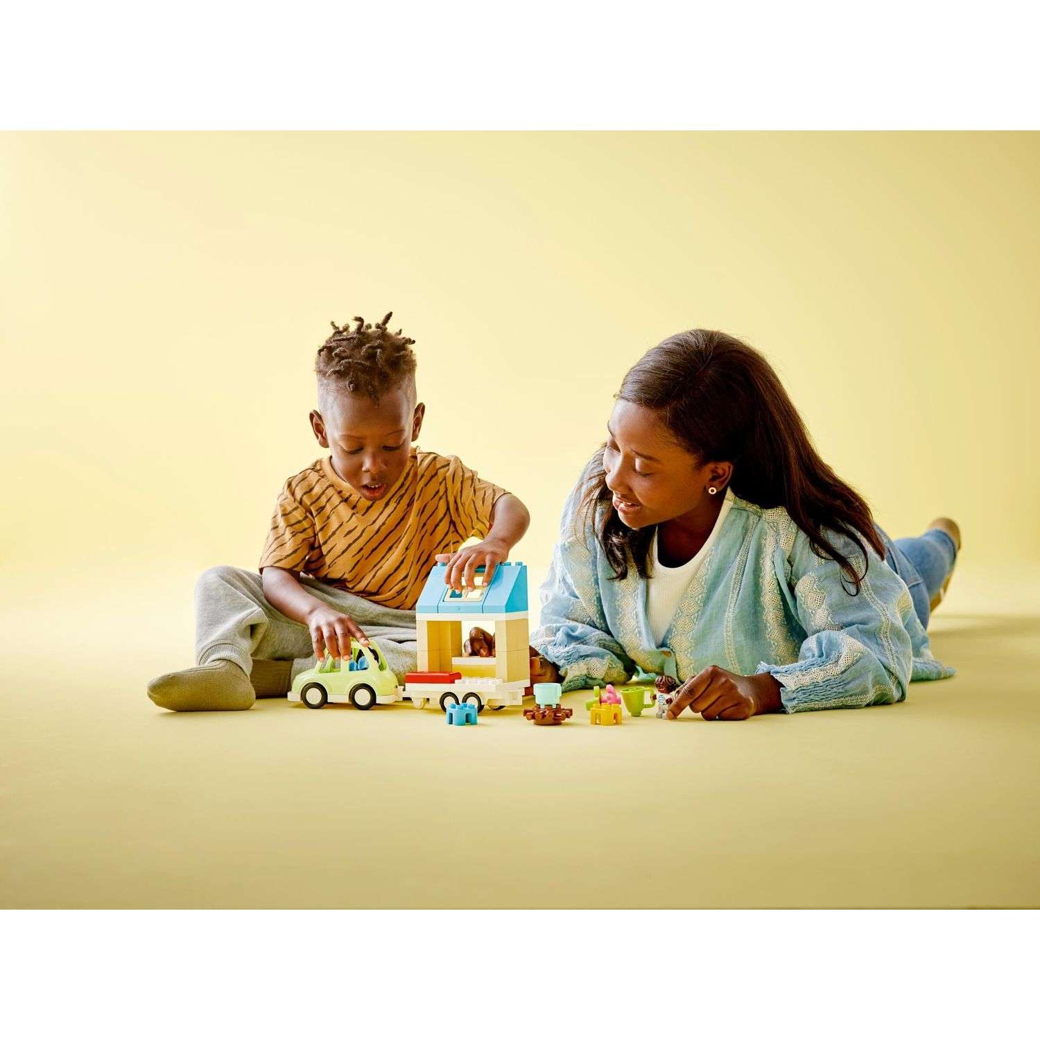 Конструктор LEGO DUPLO Семейный дом на колесах блочный - фото 8