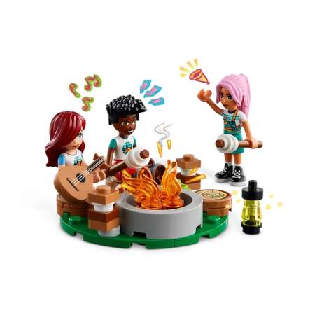 Конструктор LEGO Friends Уютные коттеджи у костра блочный