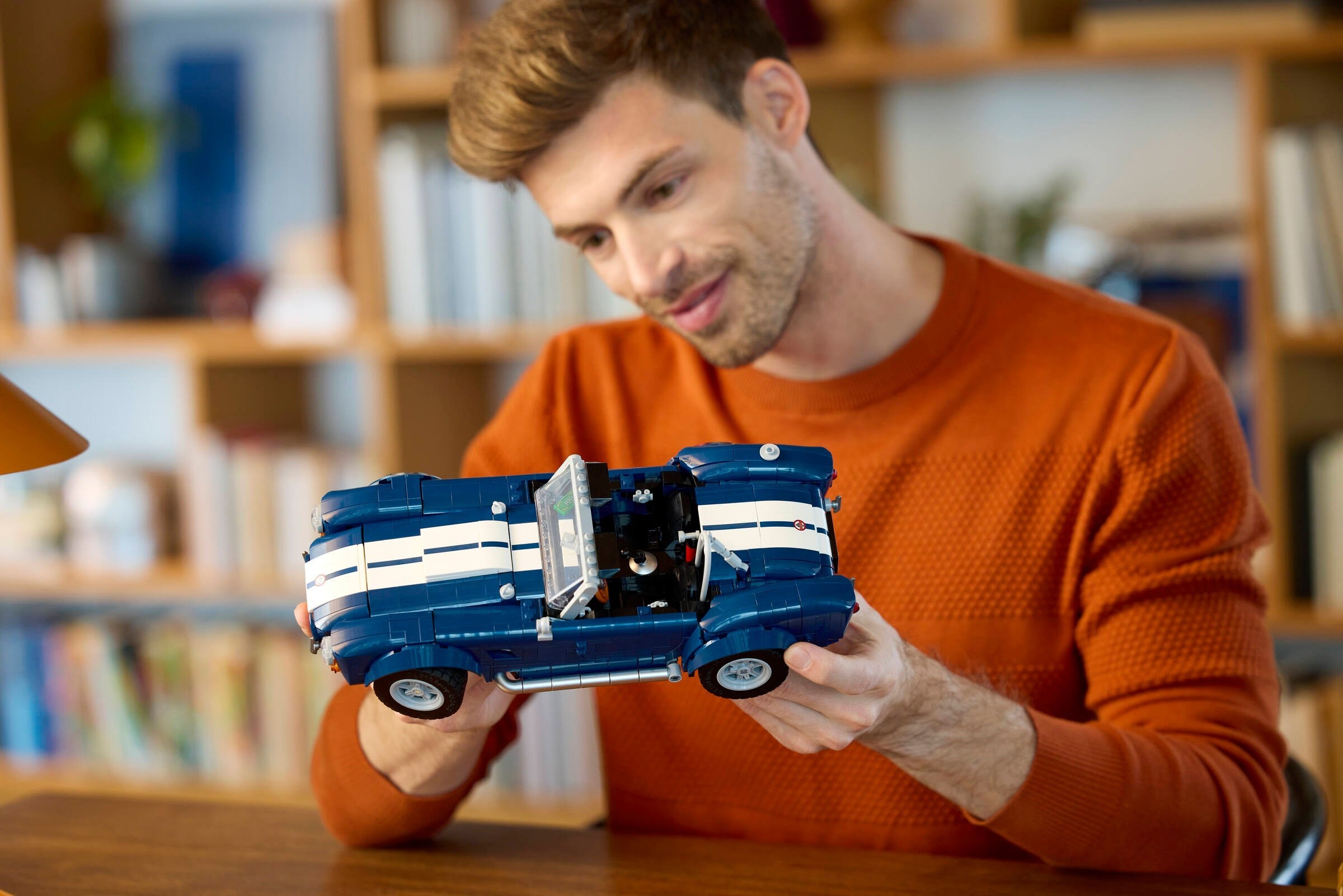 Конструктор LEGO Icons 10357 1241 дет. - фото 7