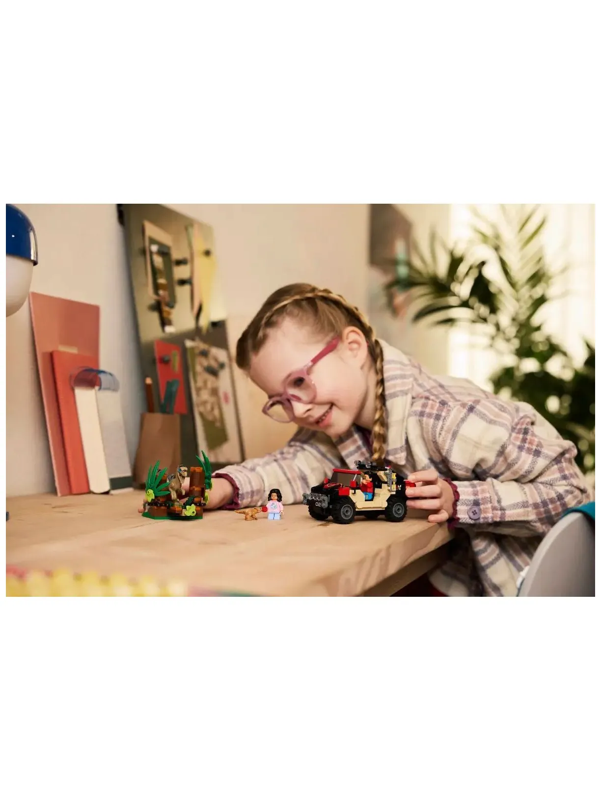 Конструктор LEGO Jurassic World Побег от раптора 285 дет. - фото 5