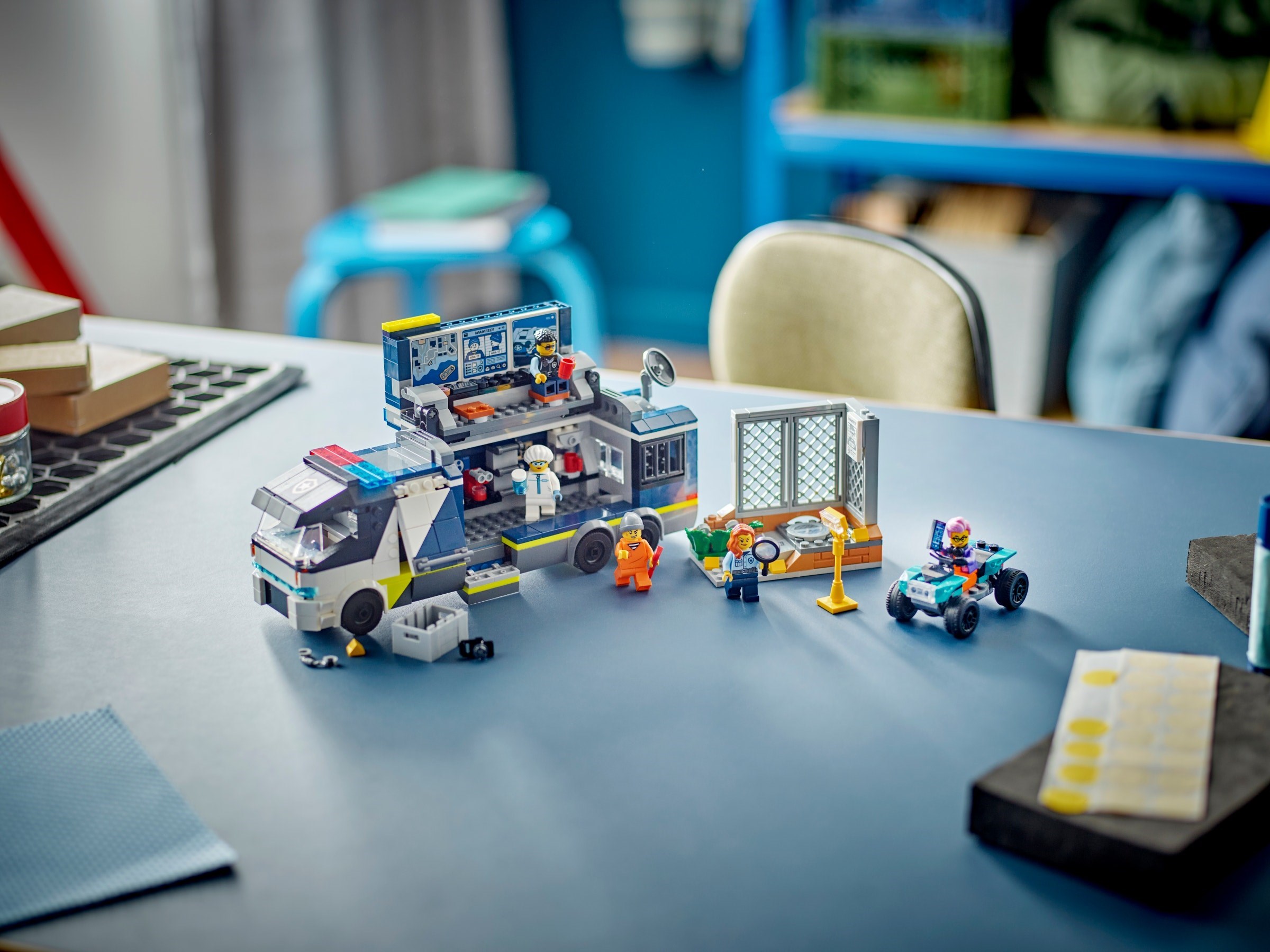 Конструктор LEGO City 60418 674 дет. - фото 8