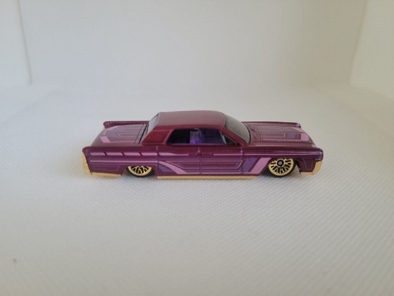 Автомобиль Hot Wheels Lincoln Continental 1:64 08581 - фото 2