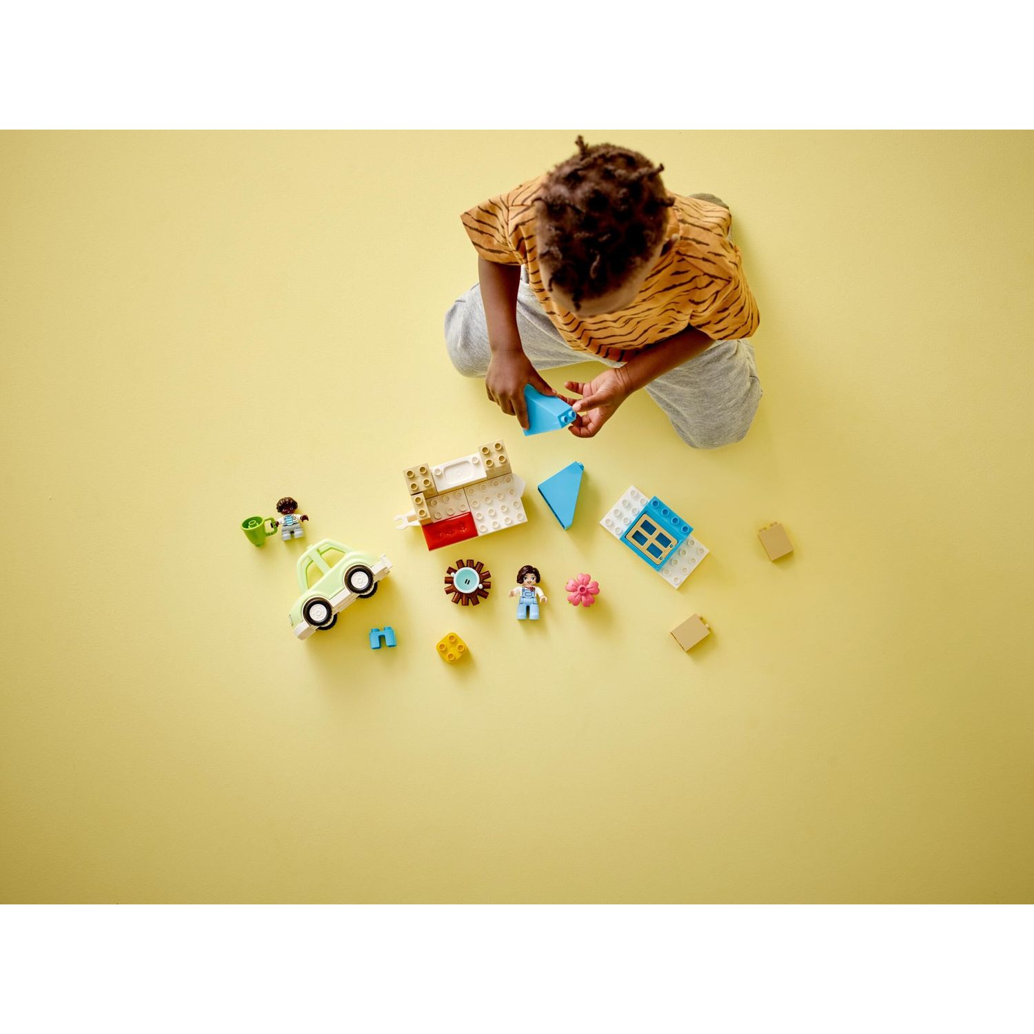 Конструктор LEGO DUPLO Семейный дом на колесах блочный - фото 7