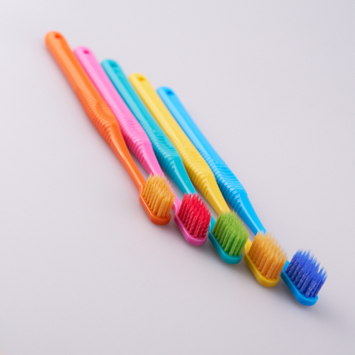 Зубная щетка классическая Доктор Сияй Ci Medical от 12 лет 1 шт. - фото 4