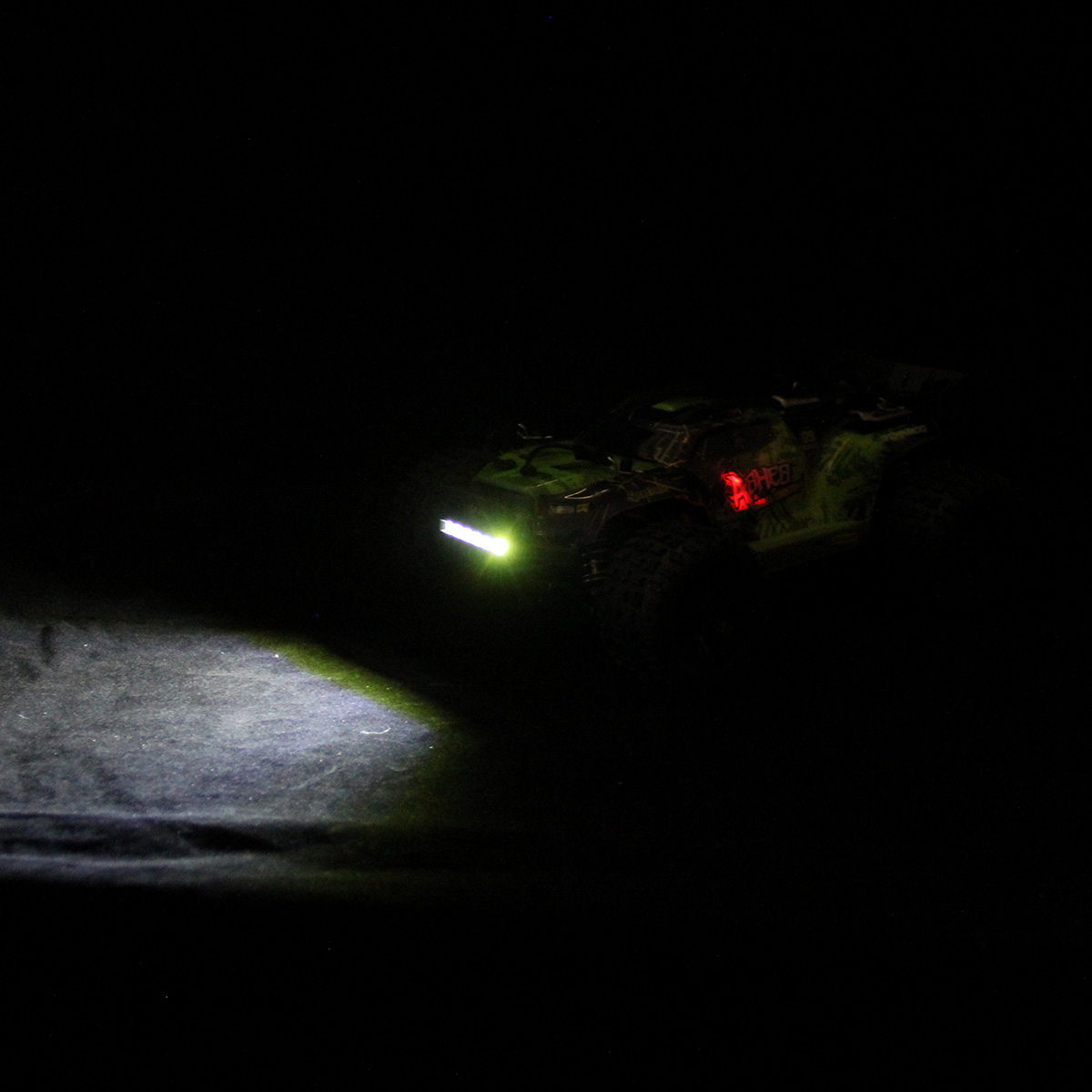 Автомобиль РУ Veld Co 1:18 - фото 29