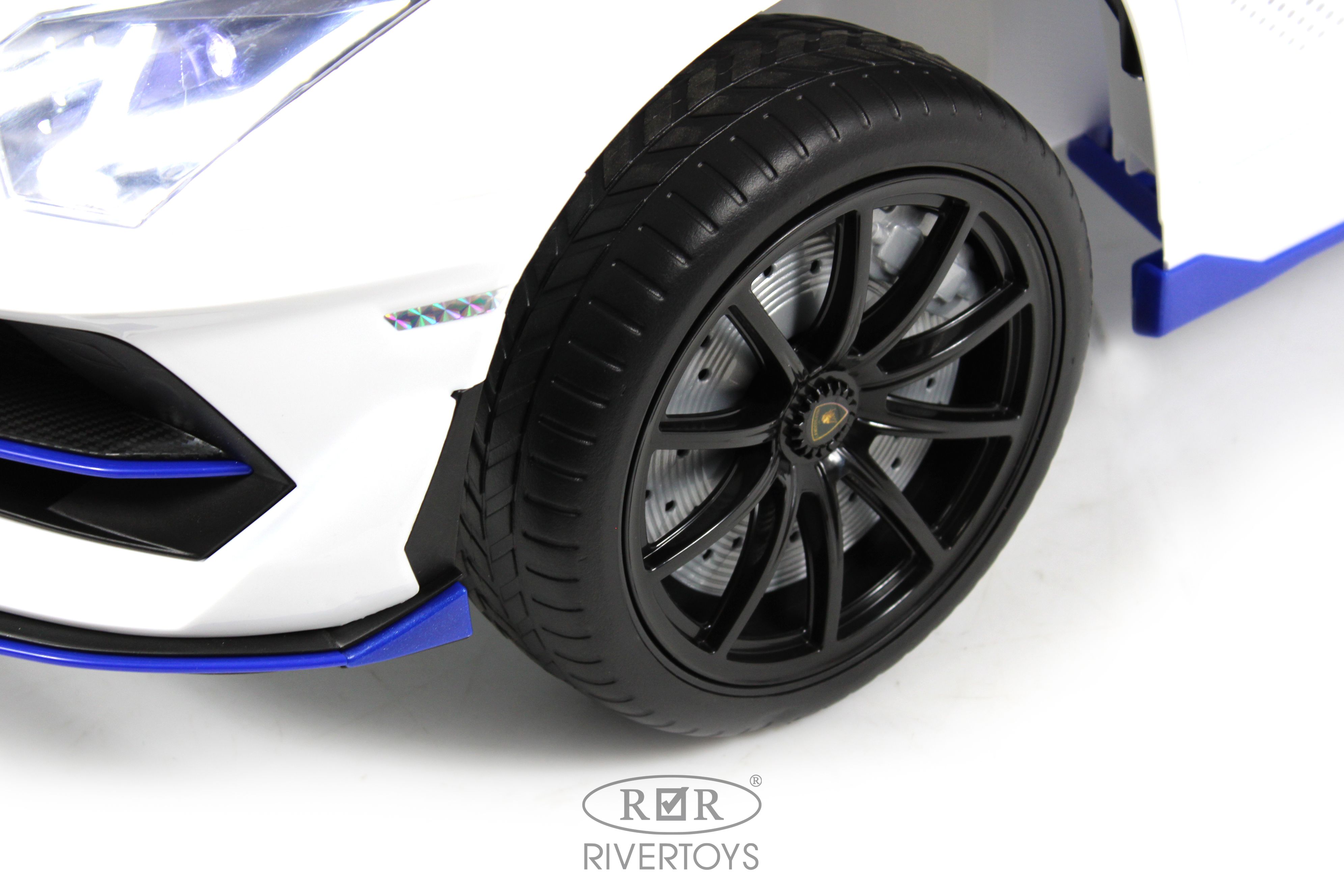 Электромобиль RIVERTOYS K888PX-WHITE С пультом ДУ - фото 12