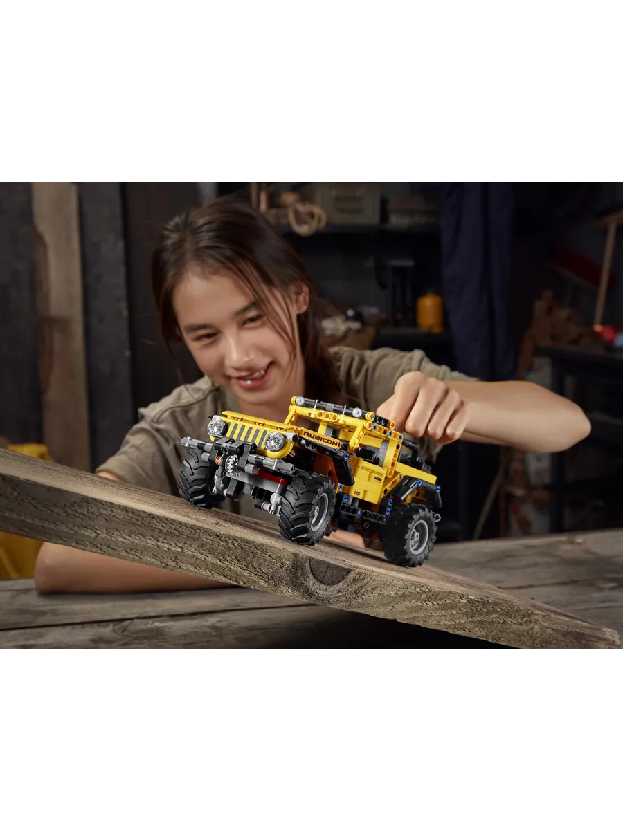 Конструктор LEGO Technic Jeep Wrangler 665 дет. - фото 11