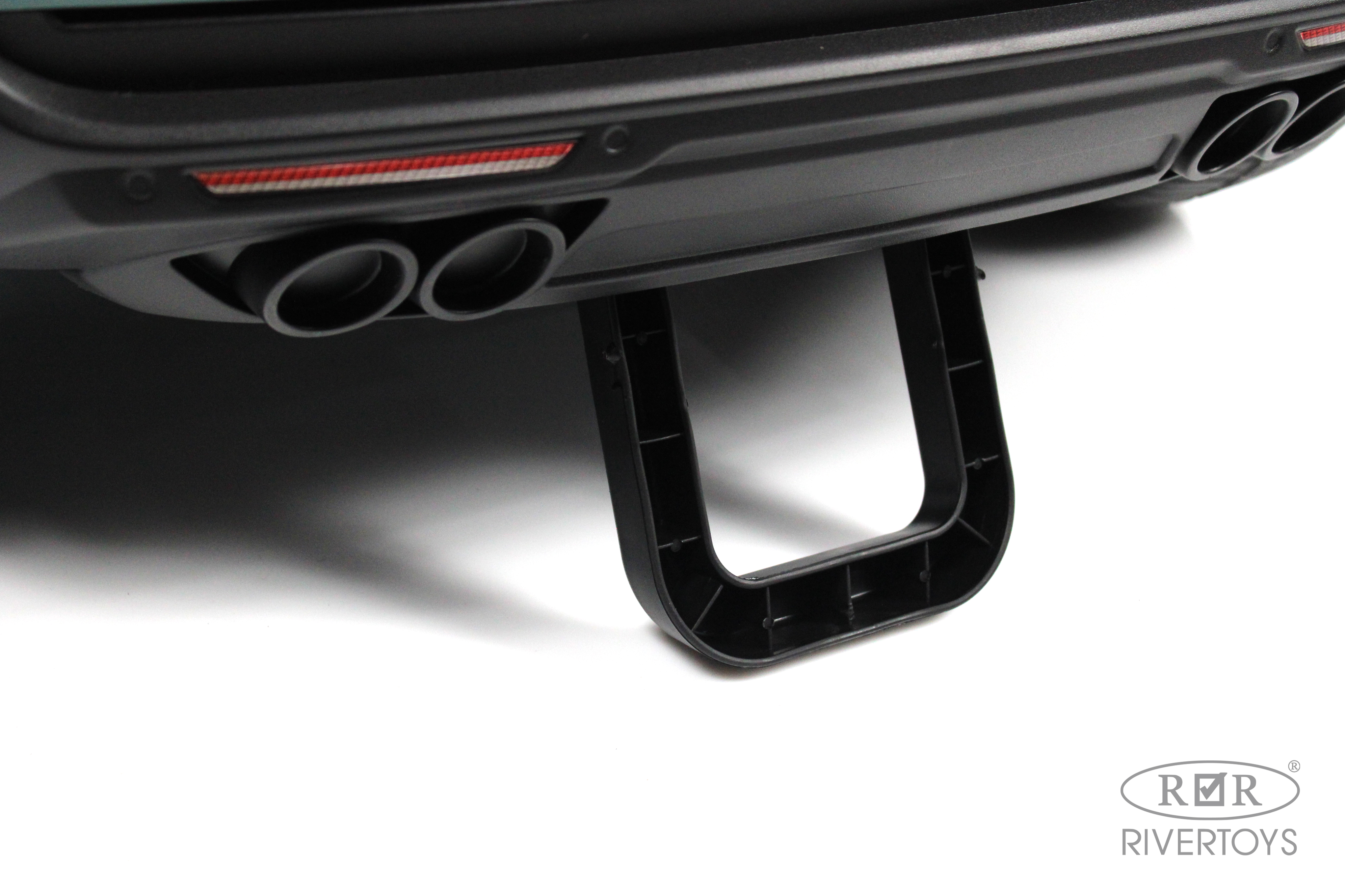 Электромобиль RIVERTOYS Y999YY-BLACK-GLANEC С пультом ДУ - фото 4