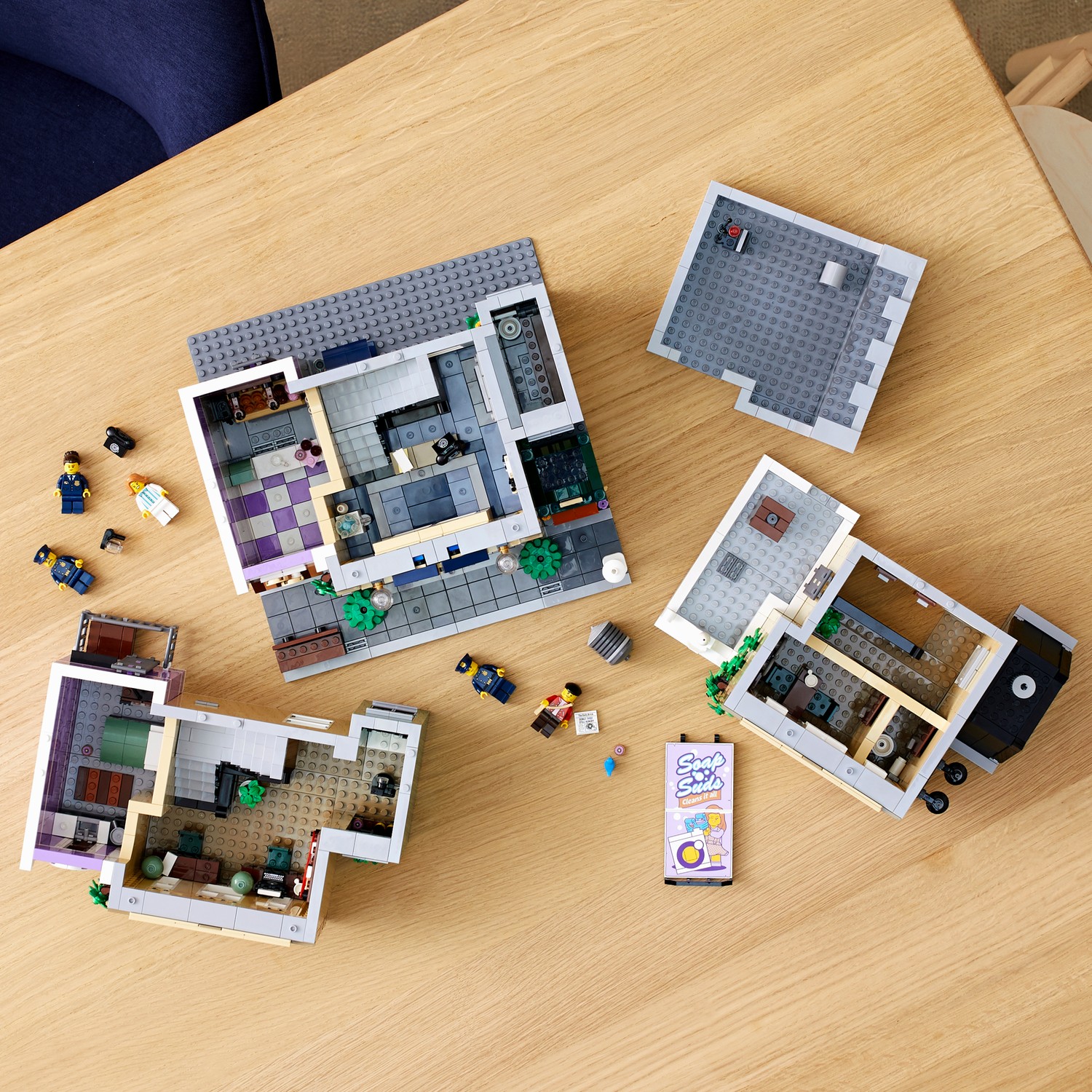 Конструктор LEGO Icons Полицейский участок блочный - фото 12